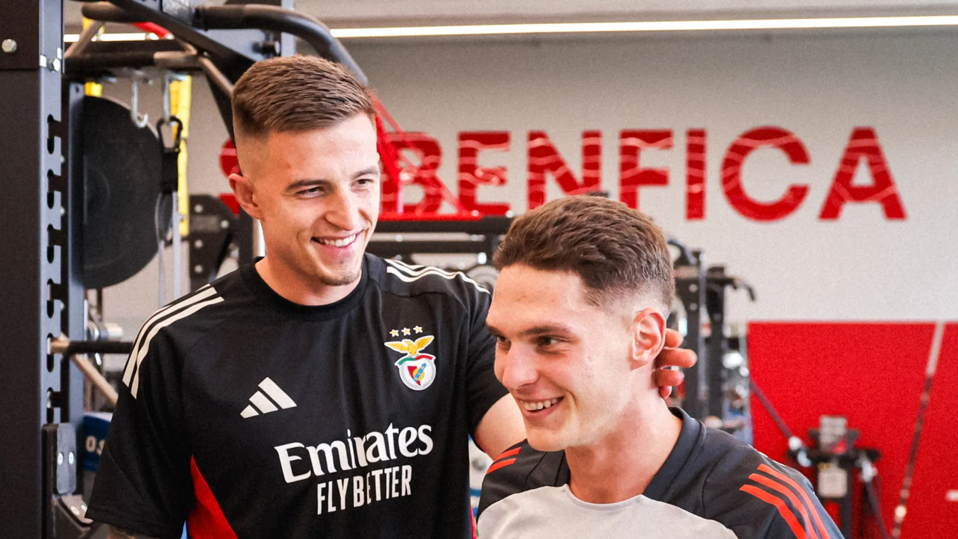 Sem tempo a perder. Sudakov já conheceu colegas do Benfica com reencontro