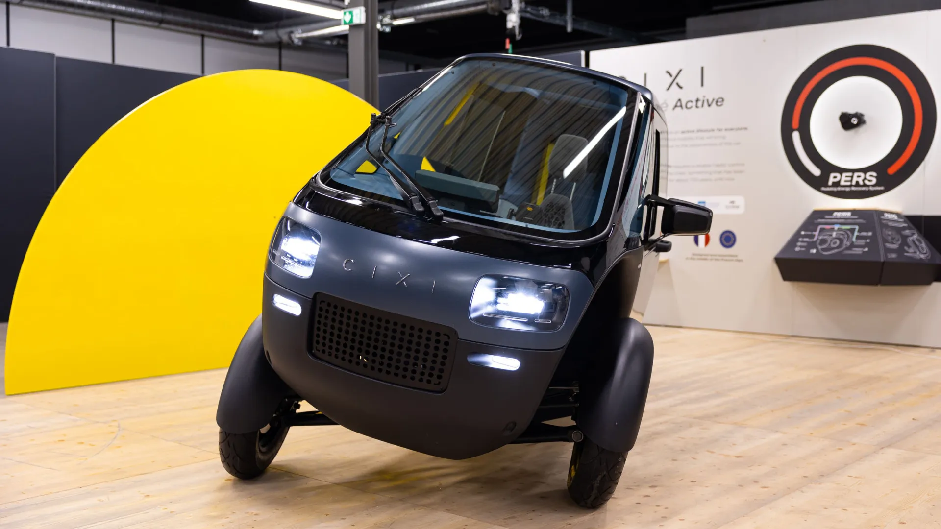 
                    Este veículo elétrico com pedais pode ser usado em autoestrada
                