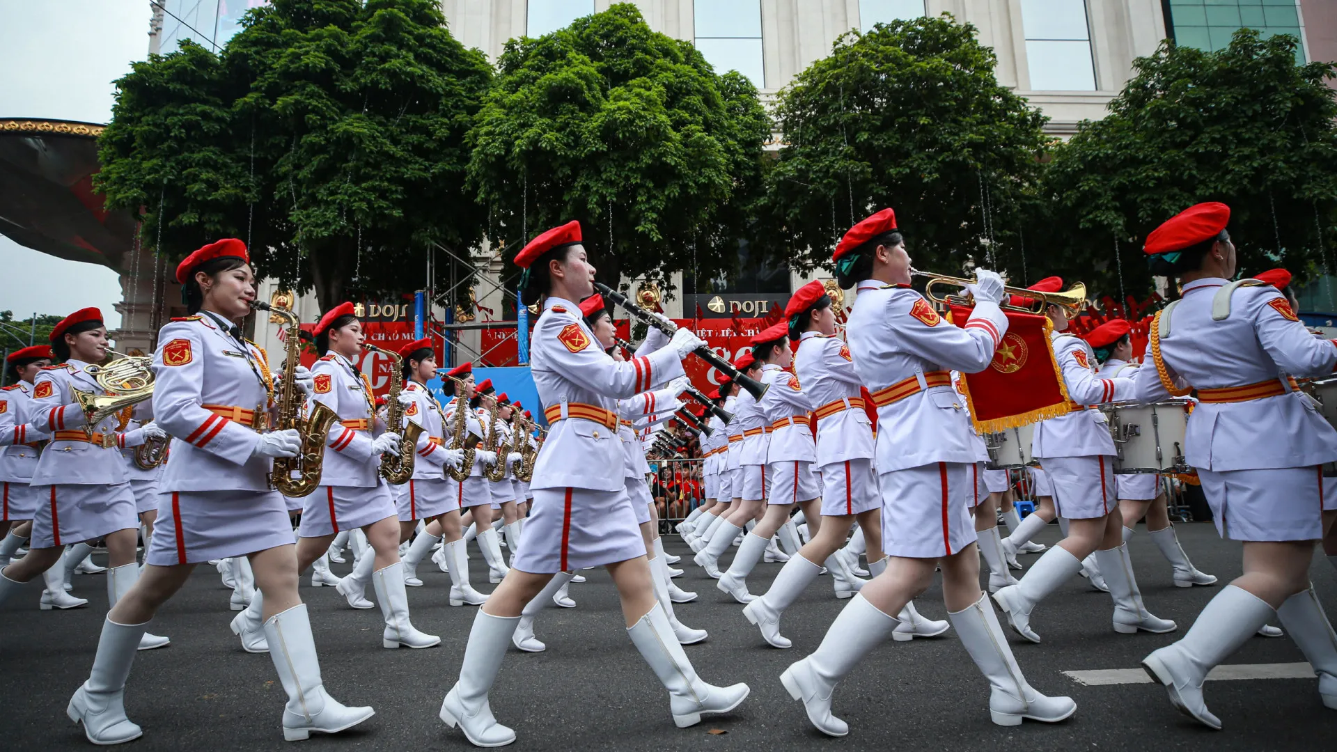Vietname celebra 80.º aniversário com (grande) desfile. As imagens