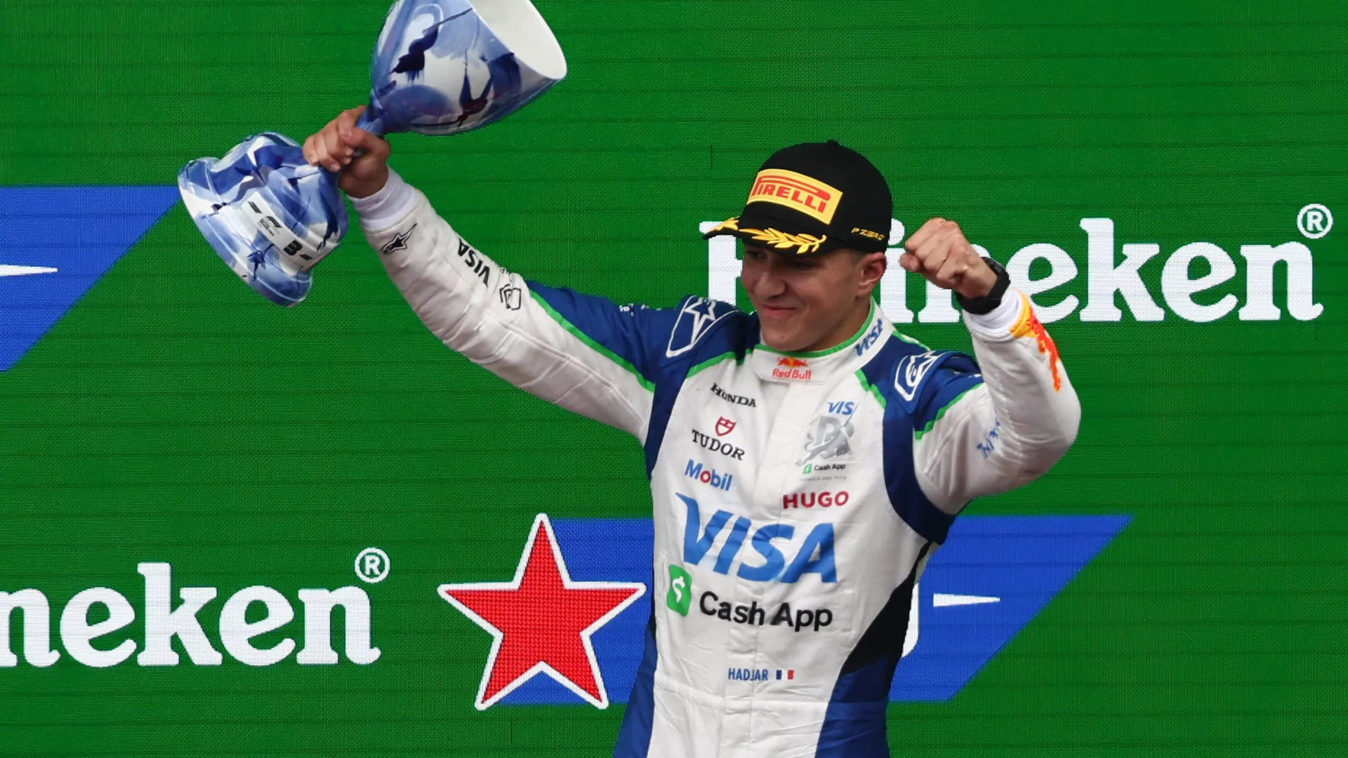 
                    Isack Hadjar foi o terceiro a estrear-se no pódio da F1 em três meses
                