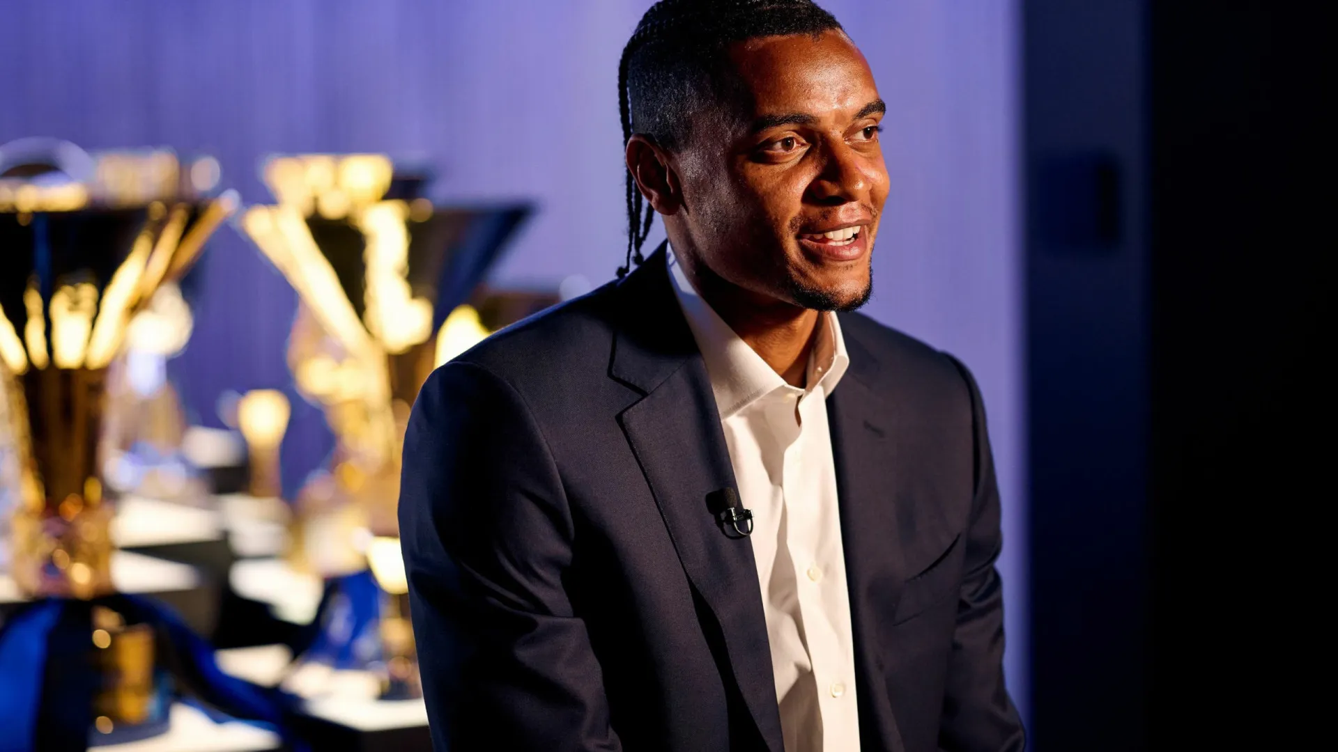 
                    Oficial: Inter contrata Akanji por empréstimo do Manchester City
                