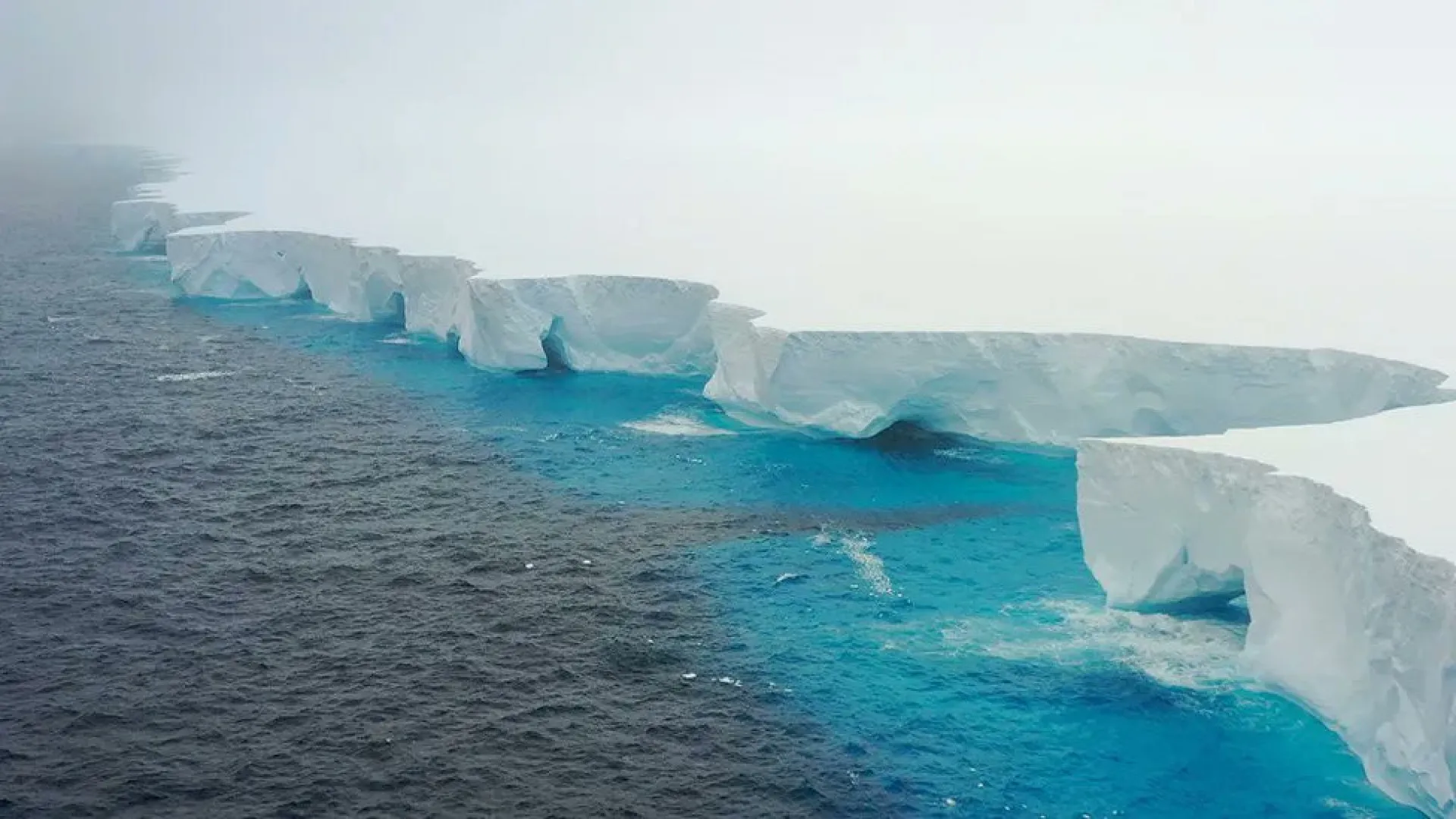 
                    Icebergue (que já foi o maior do mundo) está a 