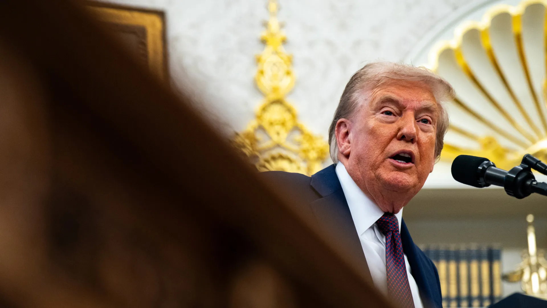 
                    Justiça investiga alegações contra governadora da Fed que Trump tenta demitir
                
