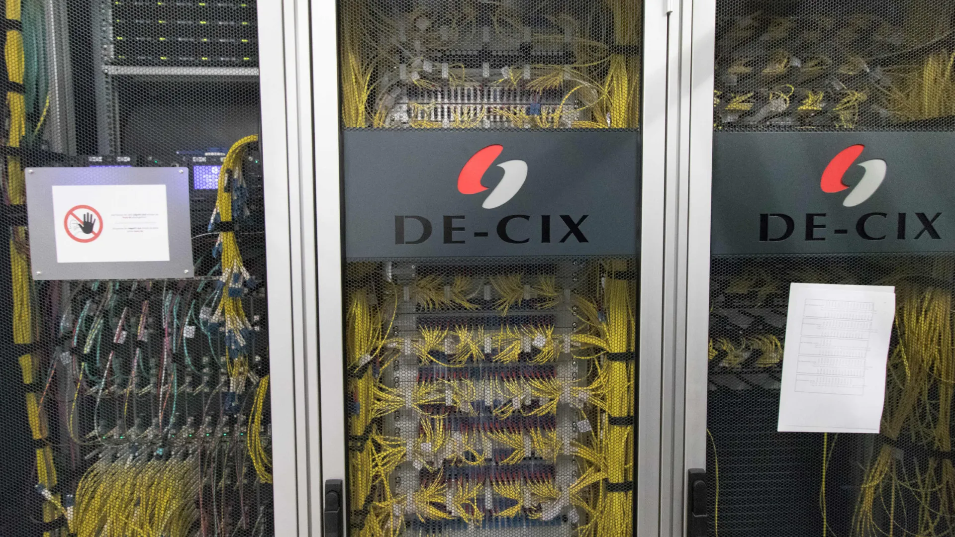 
                    DE-CIX lança 1.º Internet Exchange de IA (e está disponível em Lisboa)
                