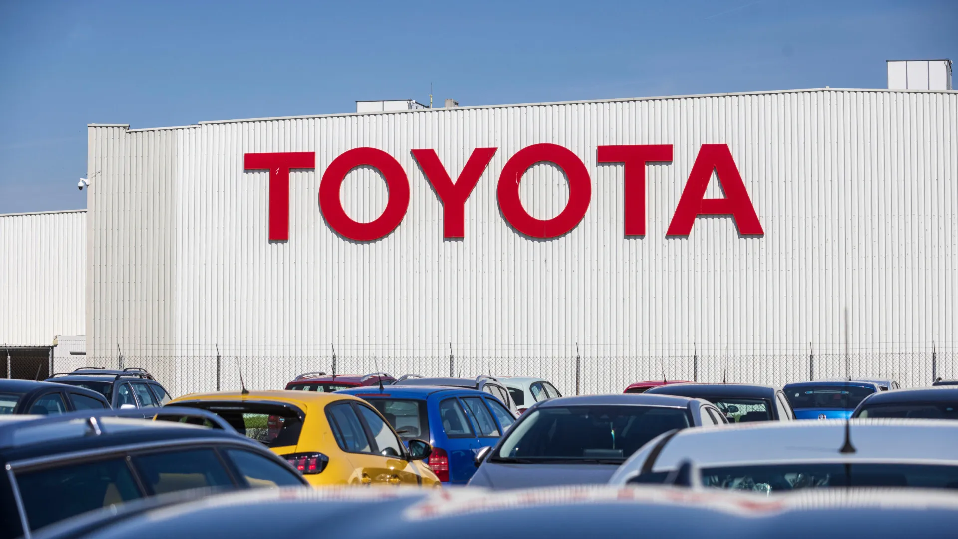 
                    Toyota investe milhões e vai produzir novo carro elétrico na Europa
                