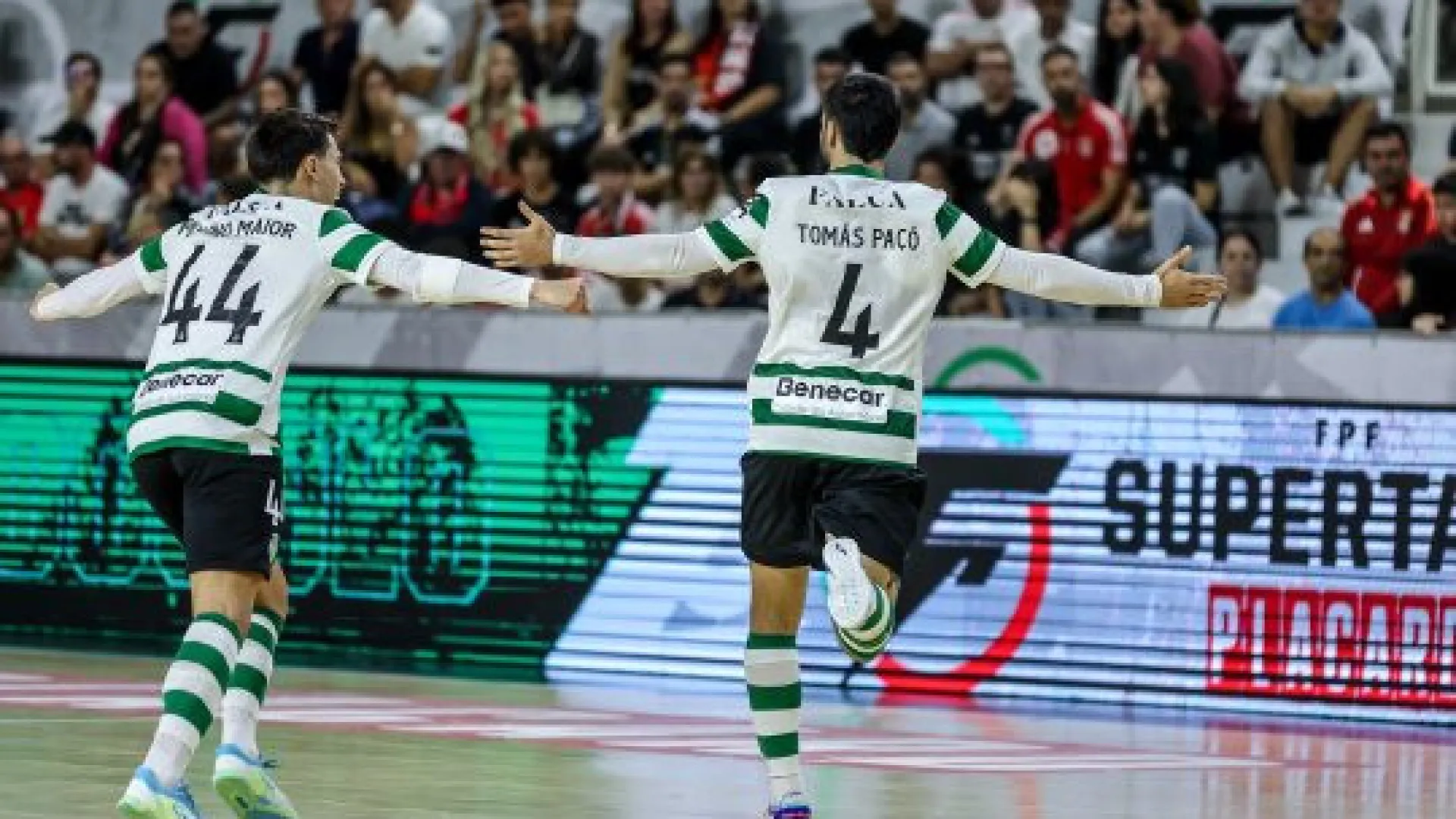 'Lei do ex' não apareceu. Sporting 'engole' campeão Benfica na Supertaça