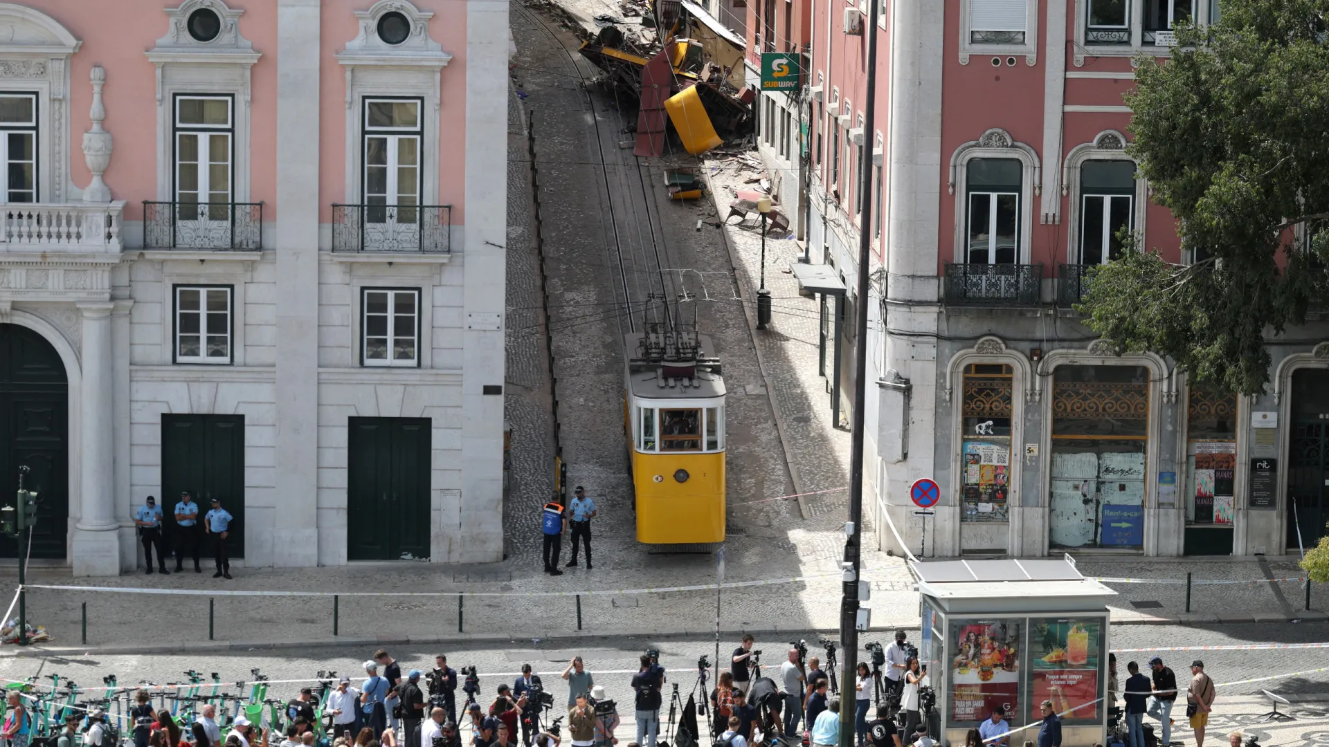 
                    Mudança do cabo pode estar na origem do acidente no Elevador da Glória
                