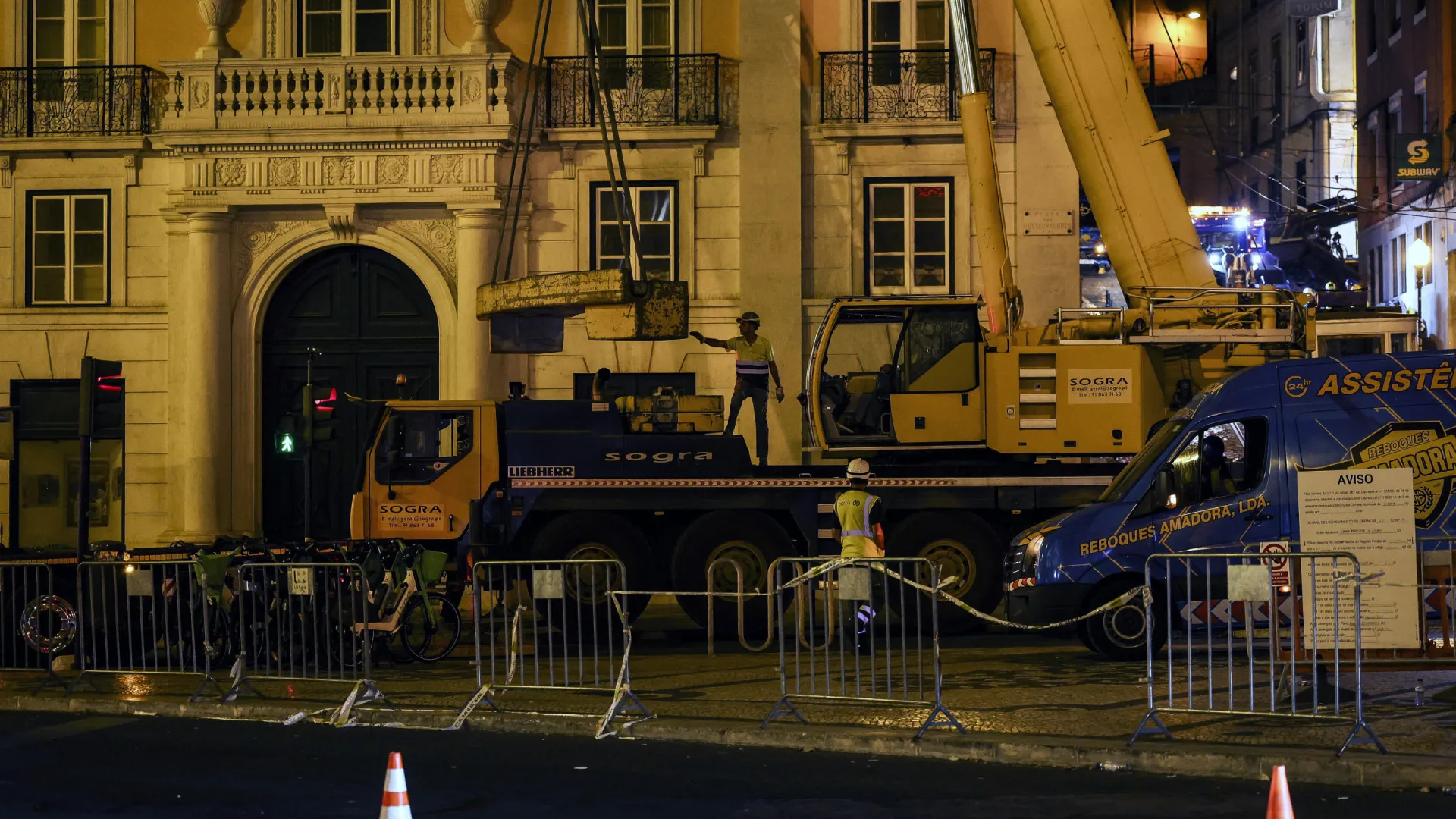Destroços do Elevador da Glória já foram retirados do local do acidente