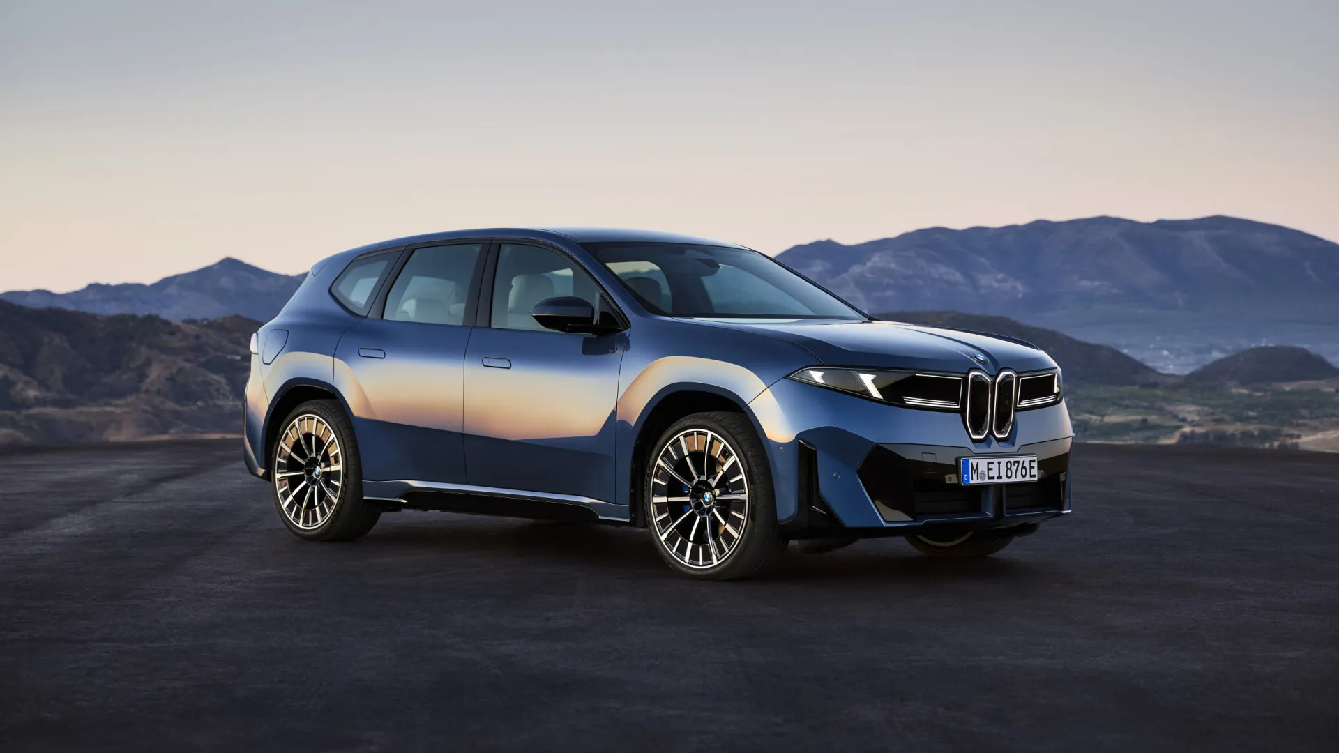 
                    Em imagens. Conheça o novo BMW iX3, o início da 'Neue Klasse'
                