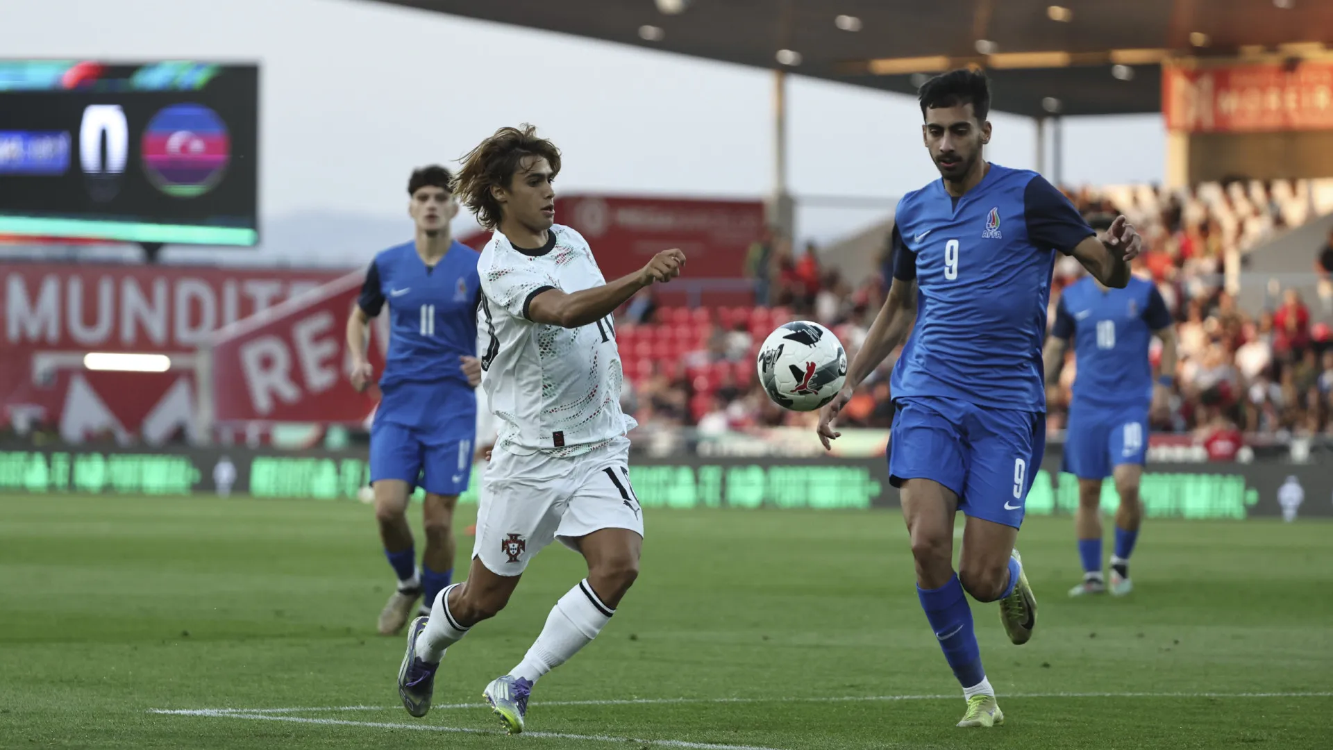 
                    Mora abre, Quenda ajuda. Portugal goleia na estreia de Freire nos sub-21
                