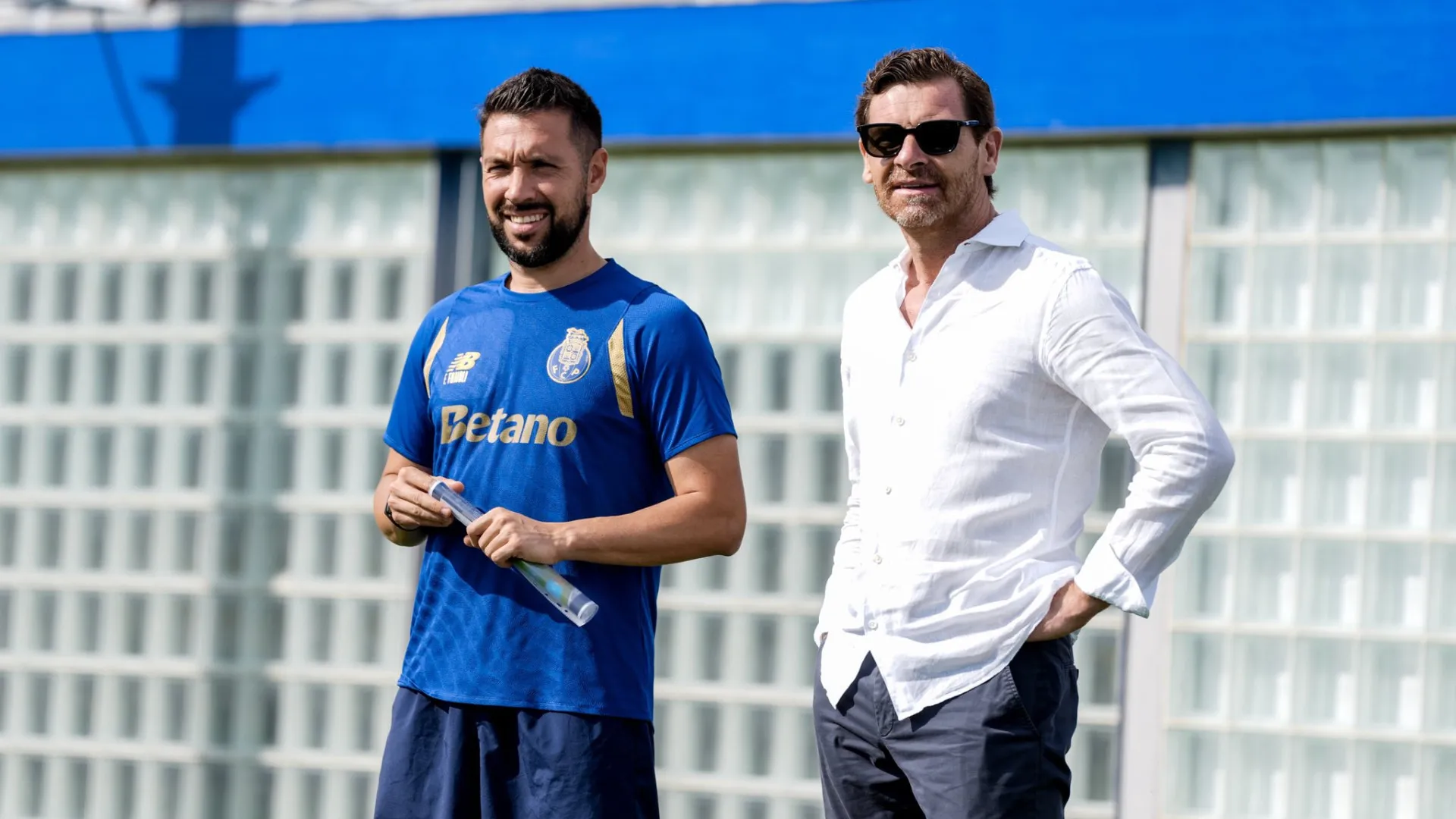 
                    Farioli recebe 'reforço de peso' na véspera do FC Porto-Malmo
                