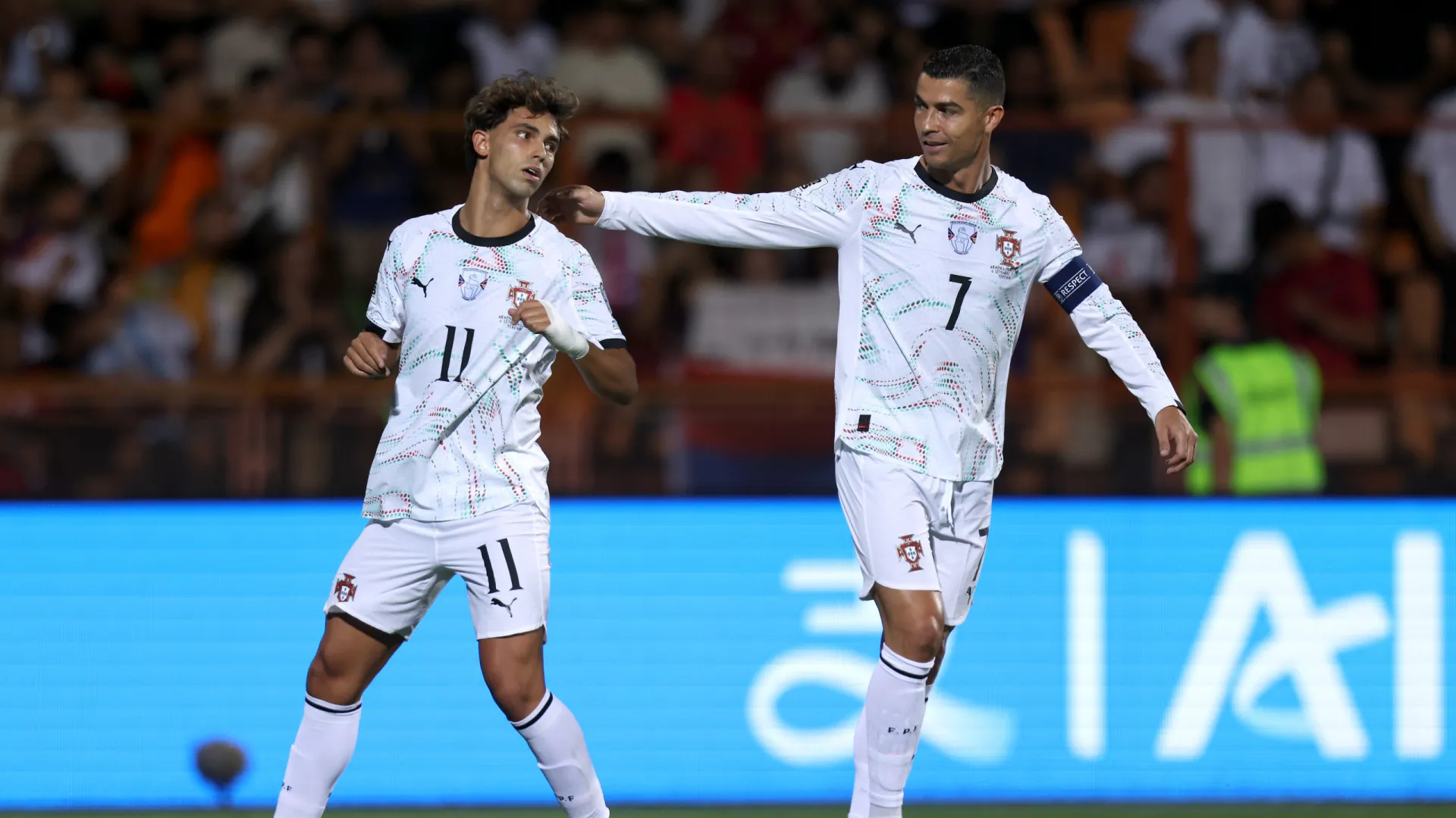 
                    [0-3] Arménia-Portugal: João Cancelo também marca e honra Diogo Jota
                