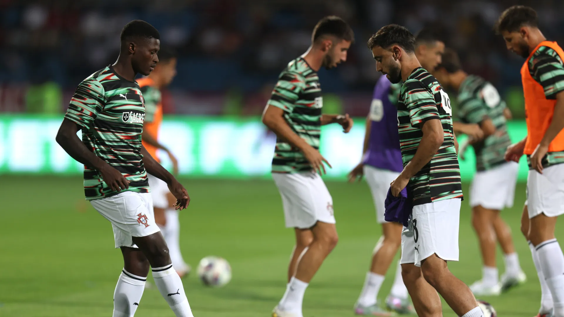 
                    Portugal procura segunda vitória na Hungria em busca do Mundial'2026
                