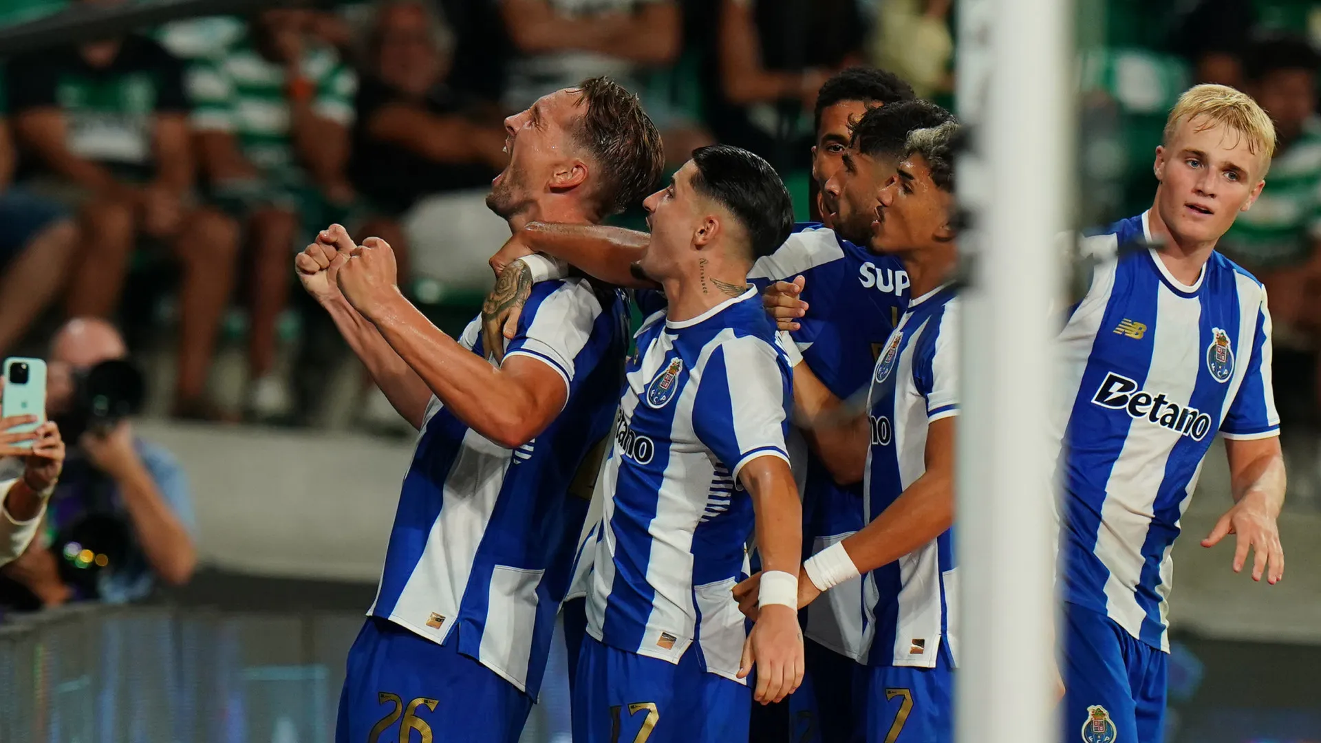 
                    FC Porto procura manter liderança isolada no regresso da I Liga
                