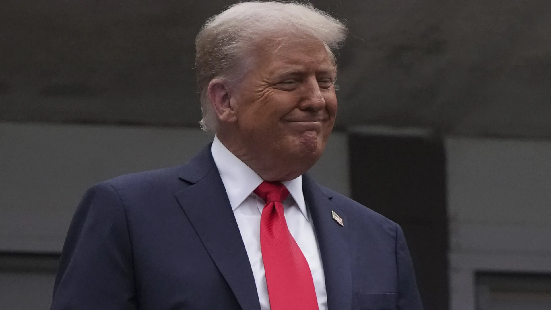 
                    Trump descreve a violência doméstica como um crime 