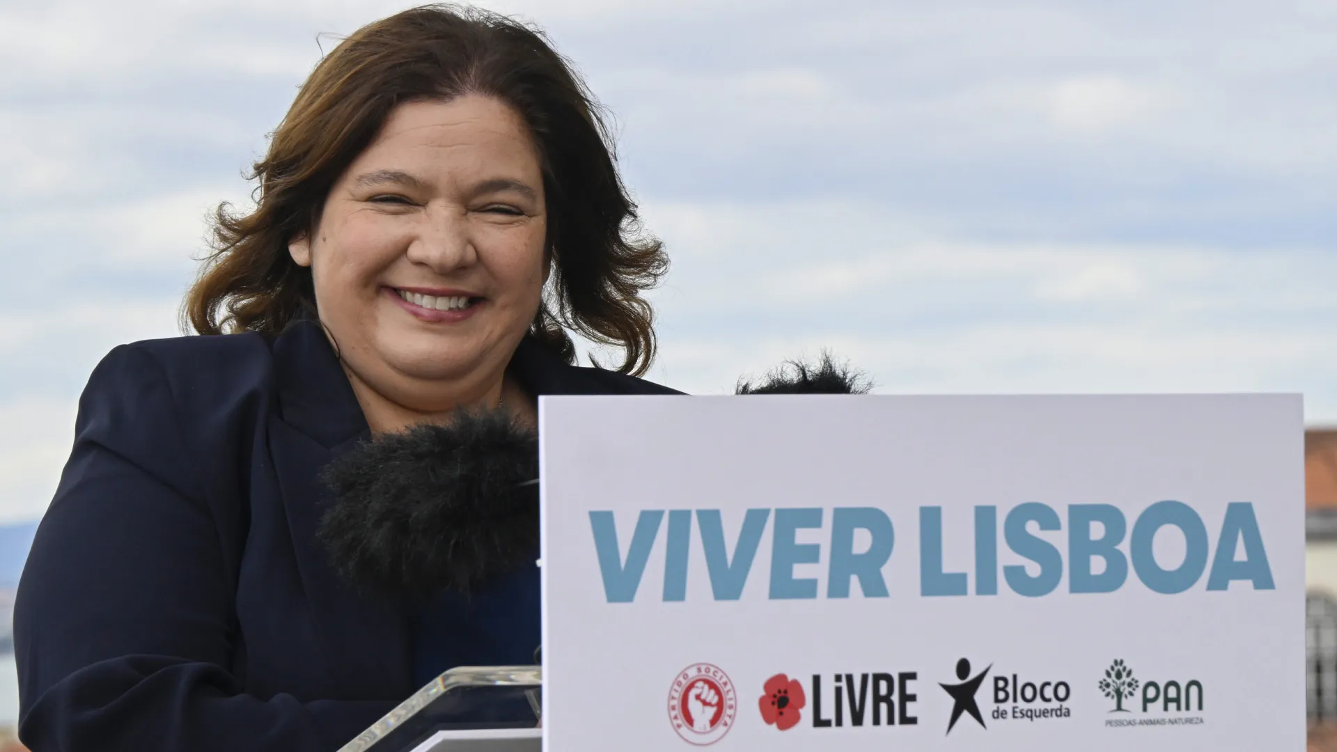 
                    Alexandra Leitão entra na 2.ª semana de campanha 