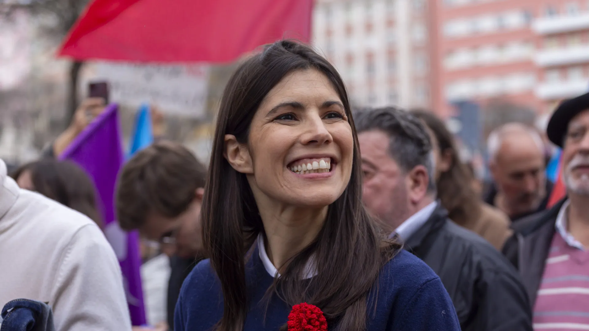 
                    Mariana Mortágua exige: 