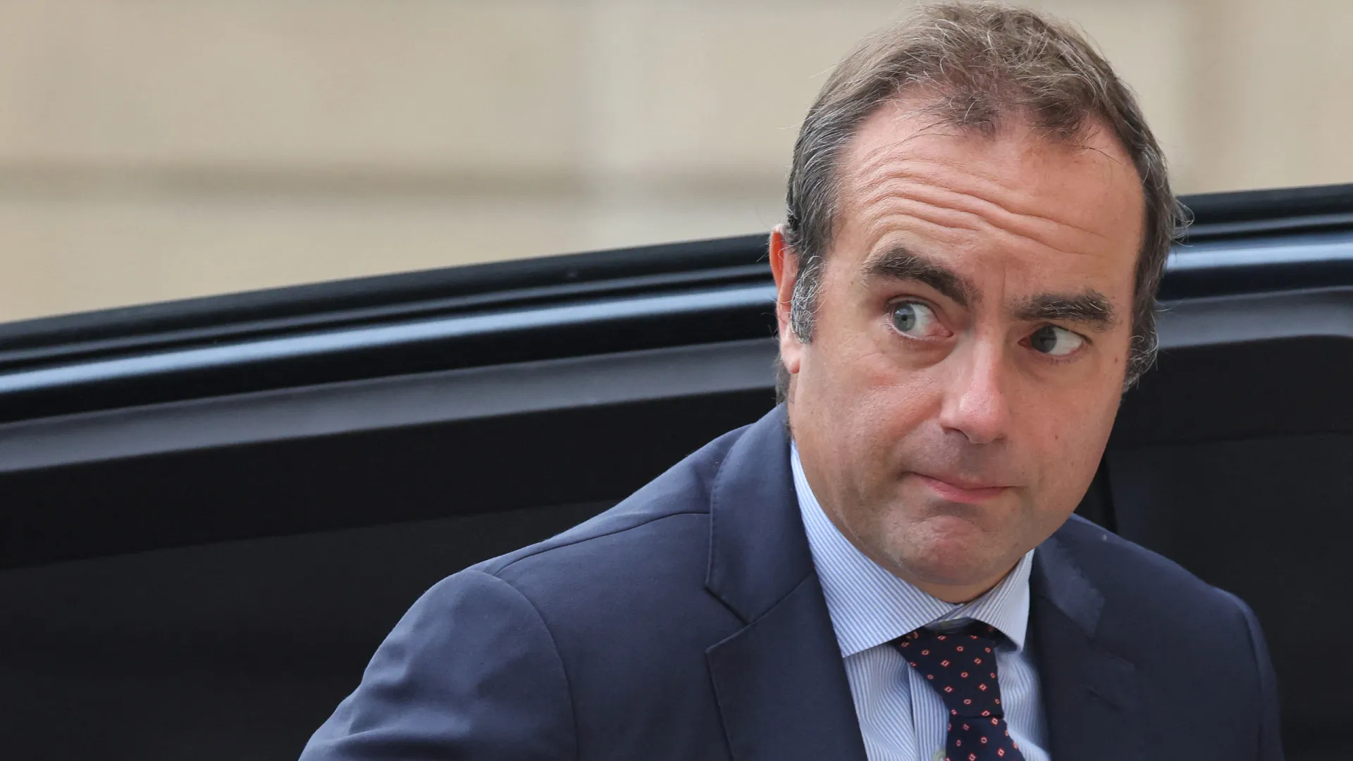 
                    Sébastien Lecornu nomeado novo primeiro-ministro de França
                