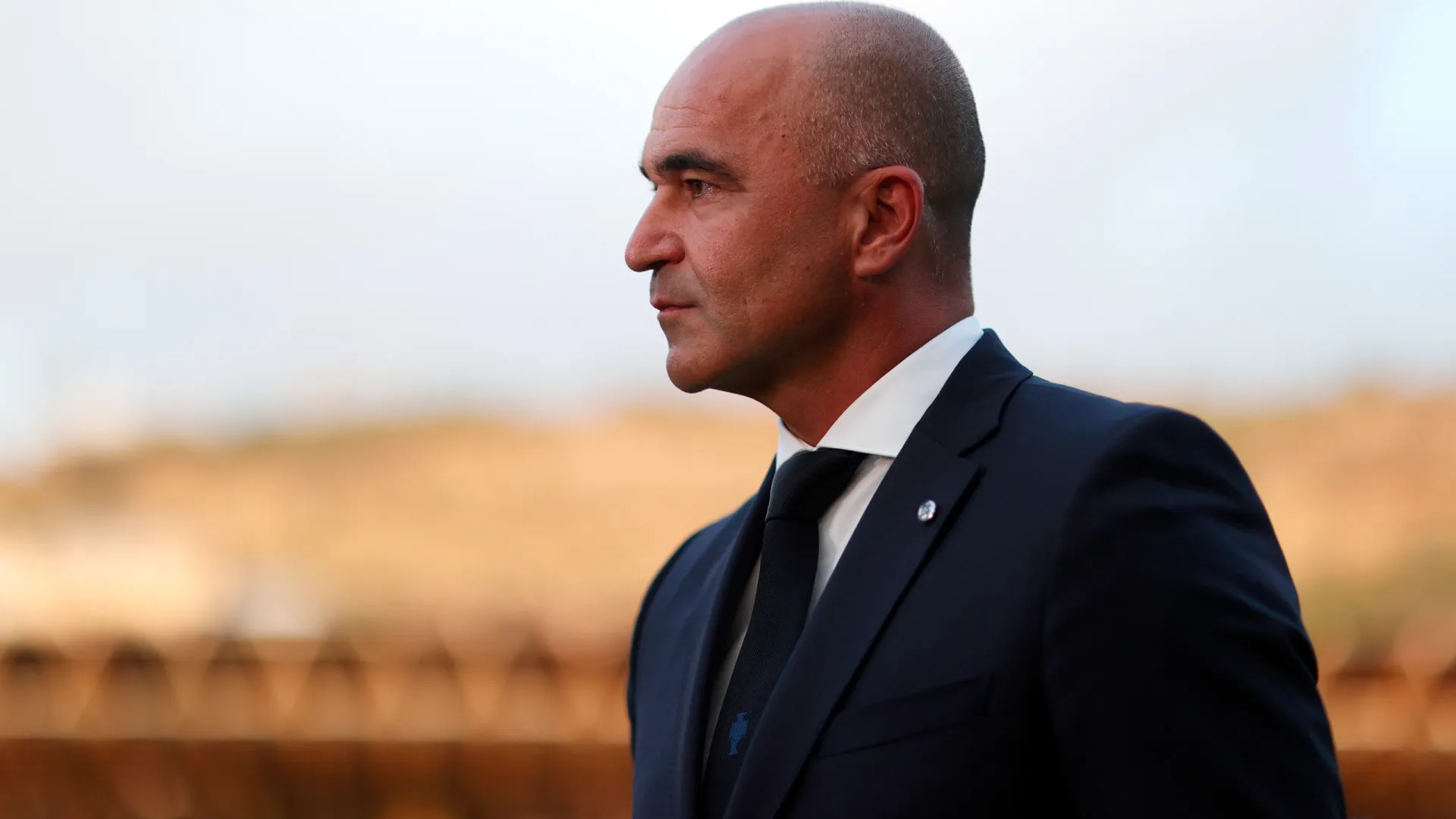 
                    Rúben Neves a central e as mudanças táticas. As explicações de Martínez
                