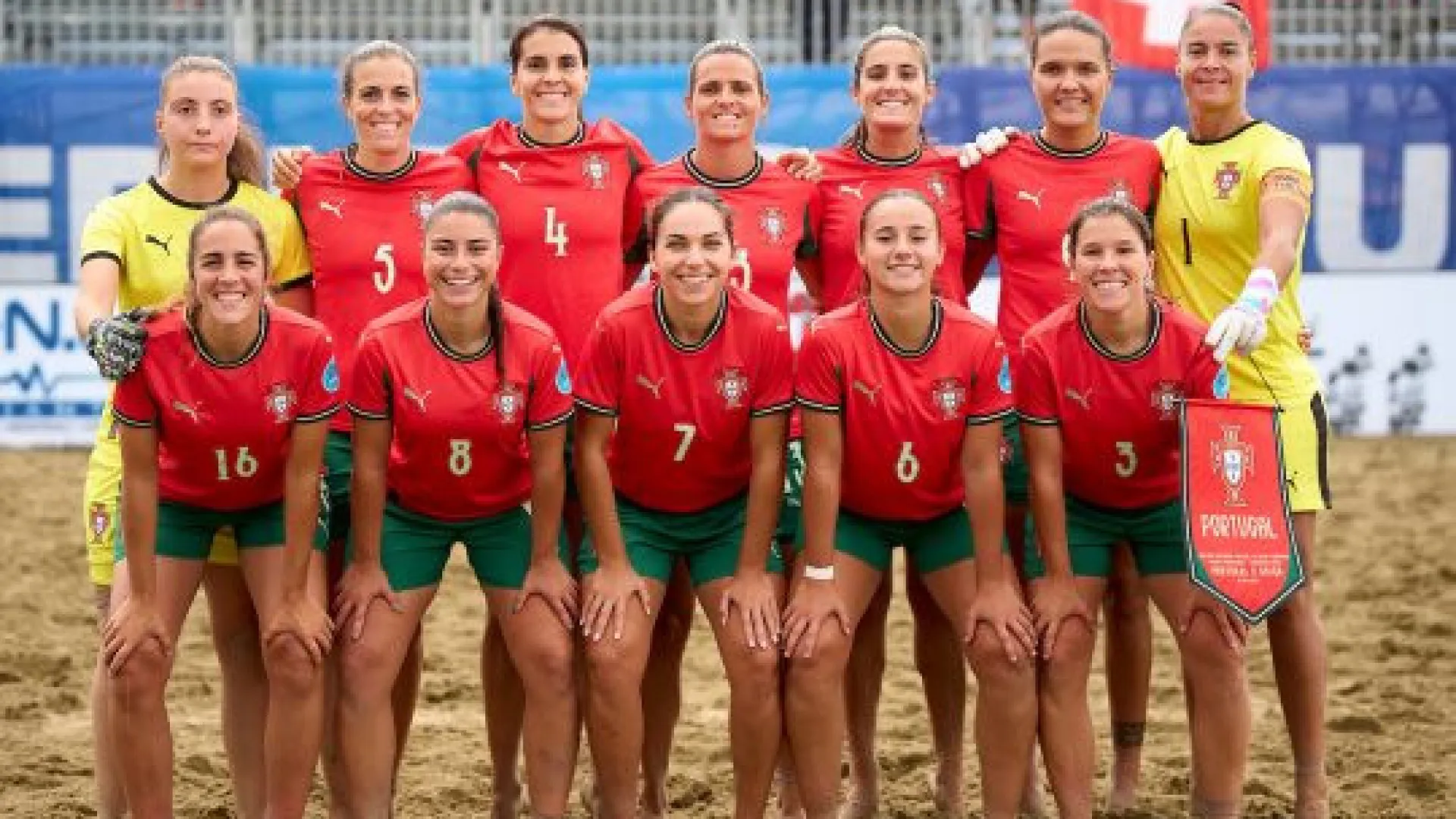 
                    Seleção feminina das areias nas 'meias' da Superfinal da Liga Europeia
                