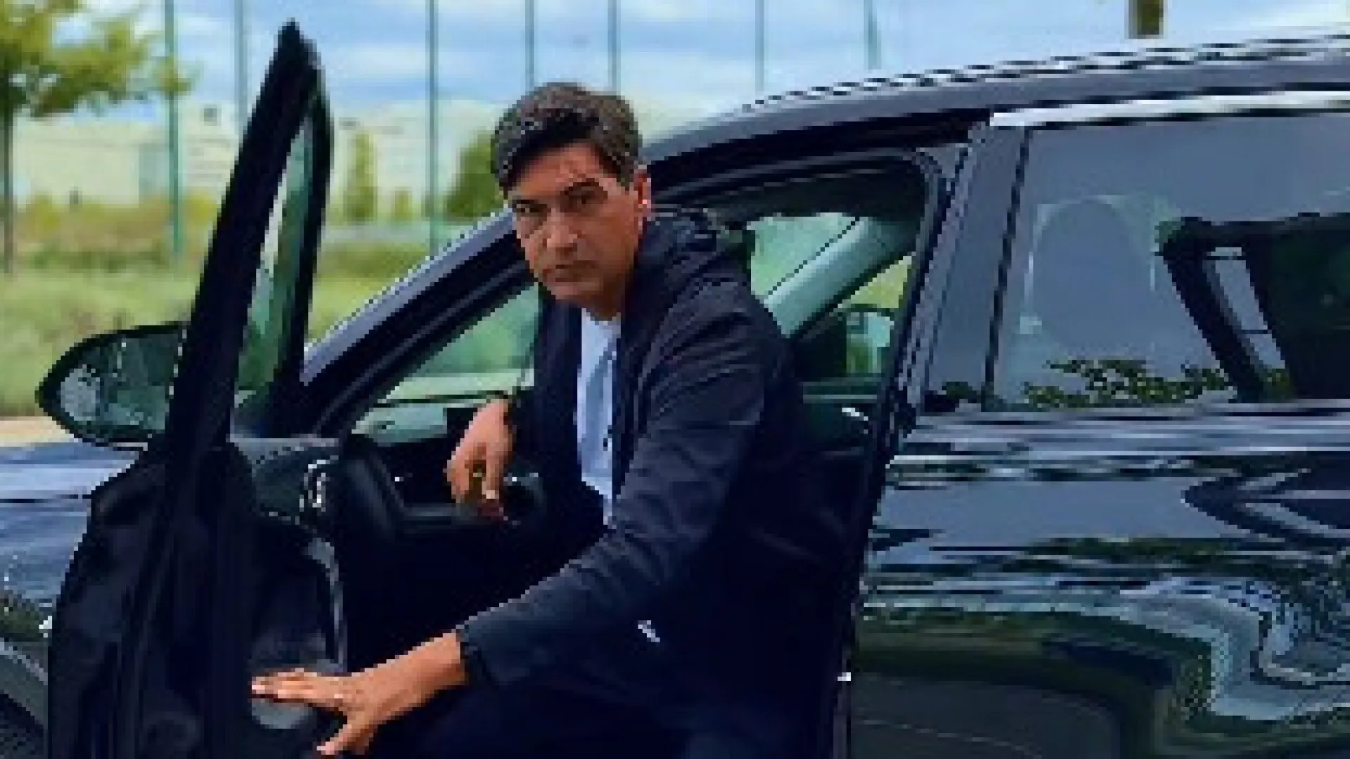 
                    Gosto musical de Paulo Fonseca não deixa ninguém indiferente no Lyon
                