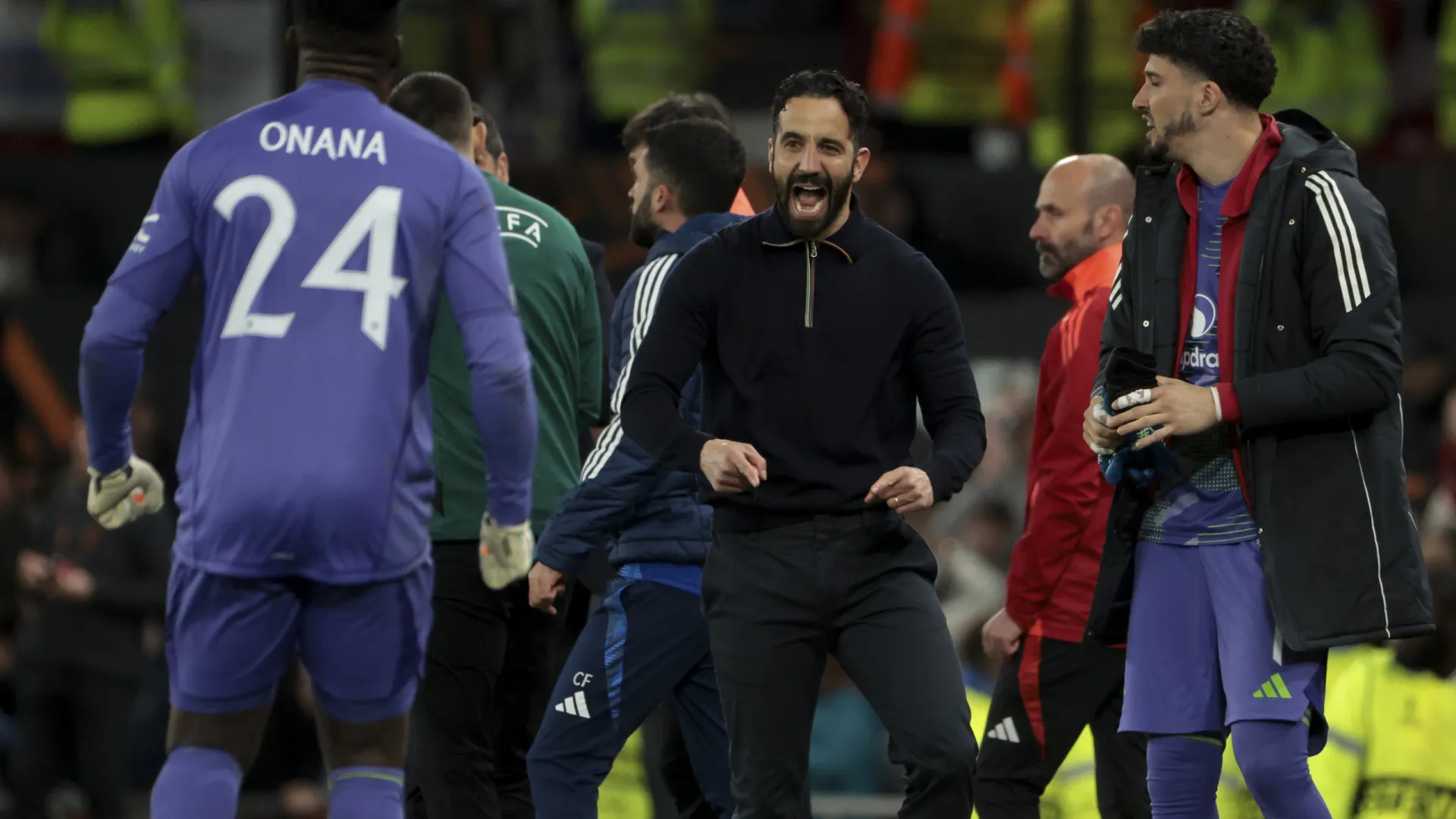 
                    Oficial: Amorim 'livra-se' de André Onana, emprestado para a Turquia
                