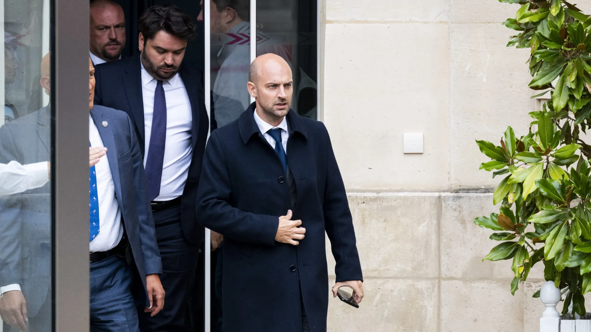 
                    Ministro francês denuncia 