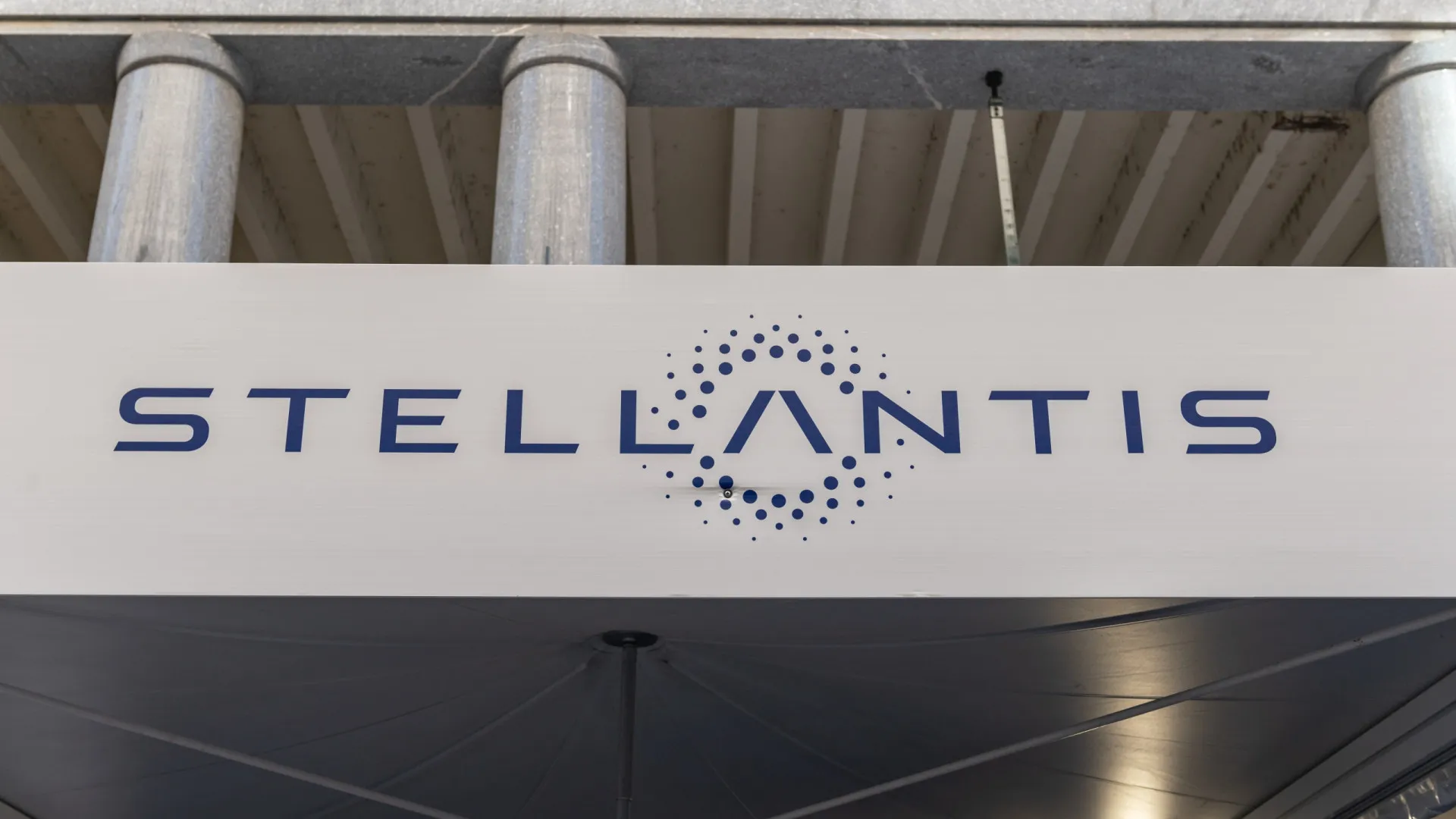 
                    Stellantis 'aplaude' iniciativa anunciada por von der Leyen para o setor 
                