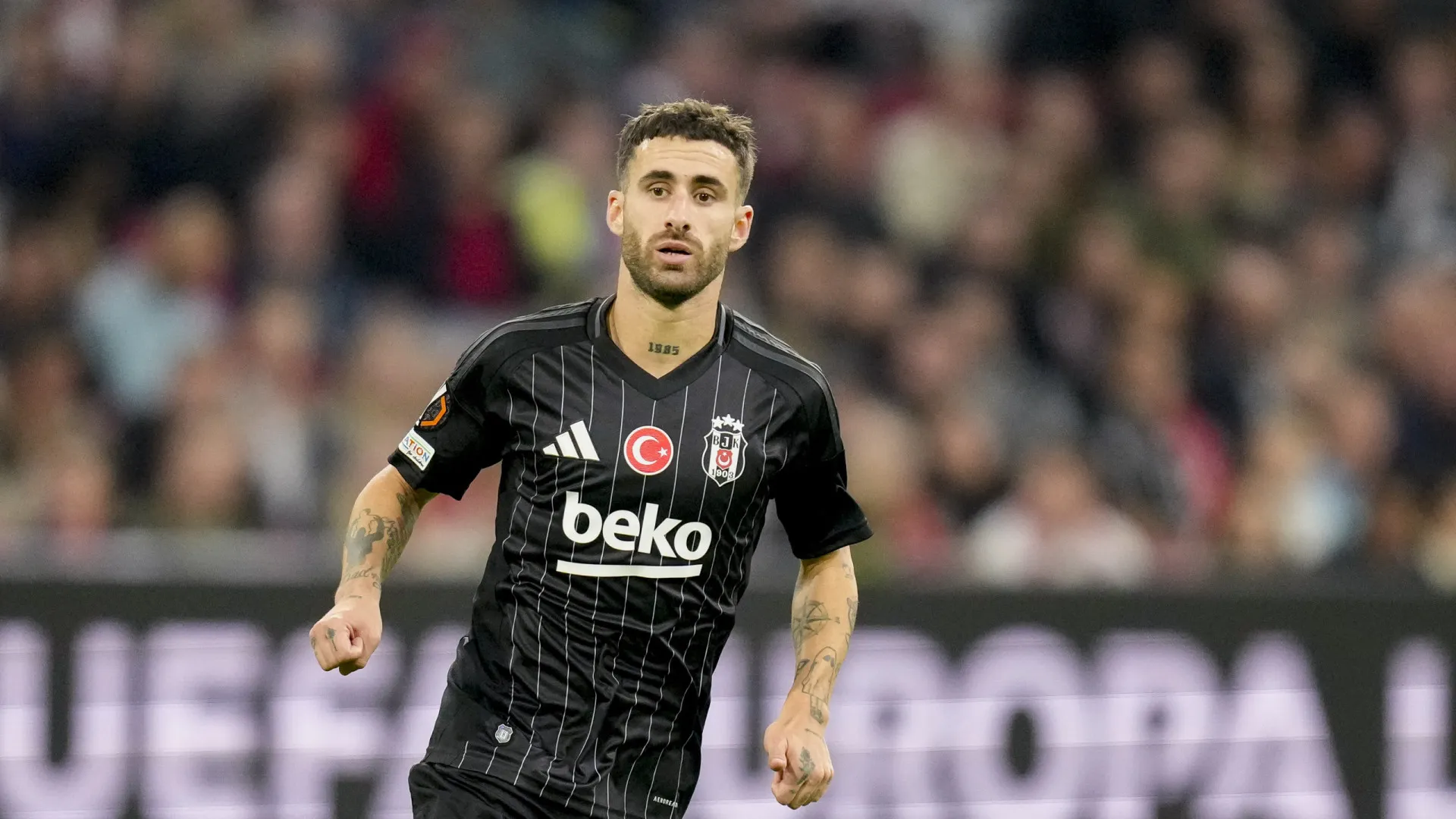 
                    Besiktas ameaça levar Benfica à FIFA por Rafa Silva, diz-se na Turquia
                