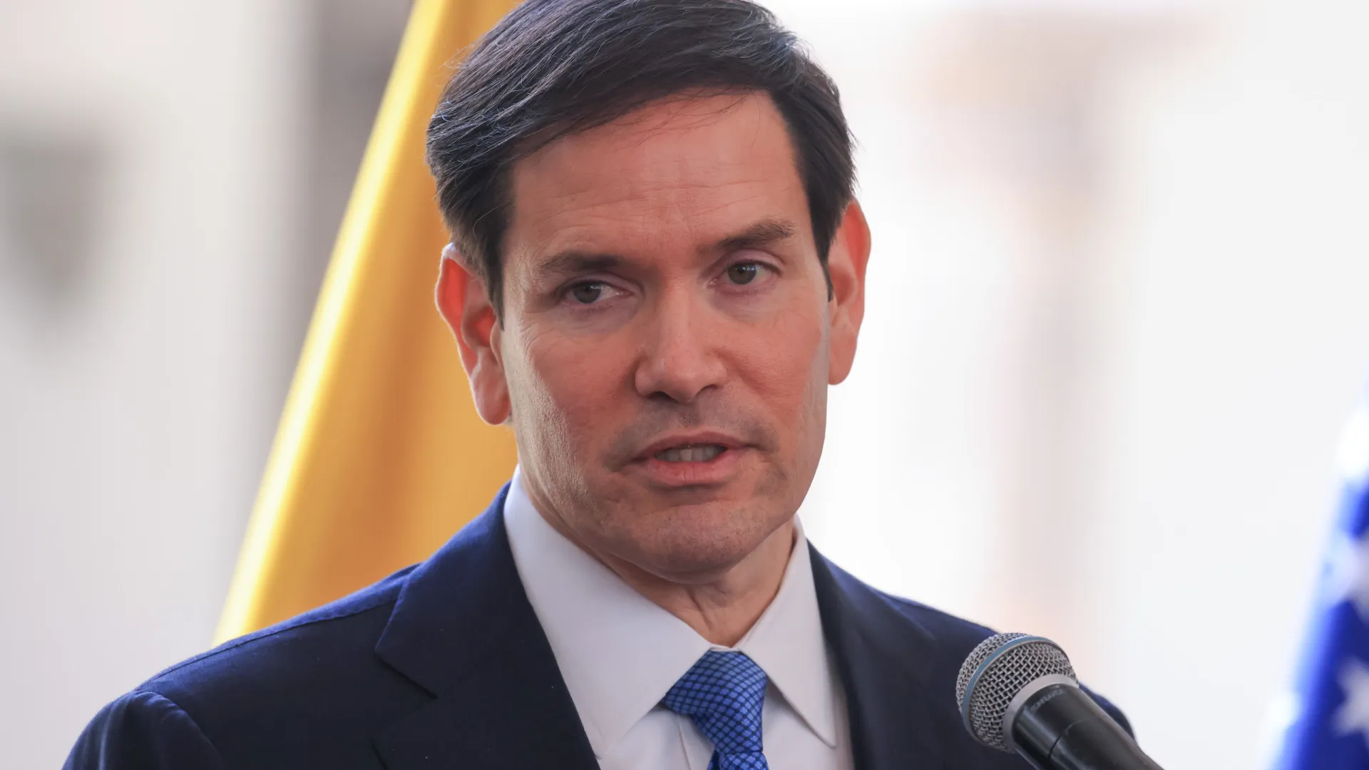 
                    Marco Rubio vai ao Qatar após ataques israelitas neste país
                