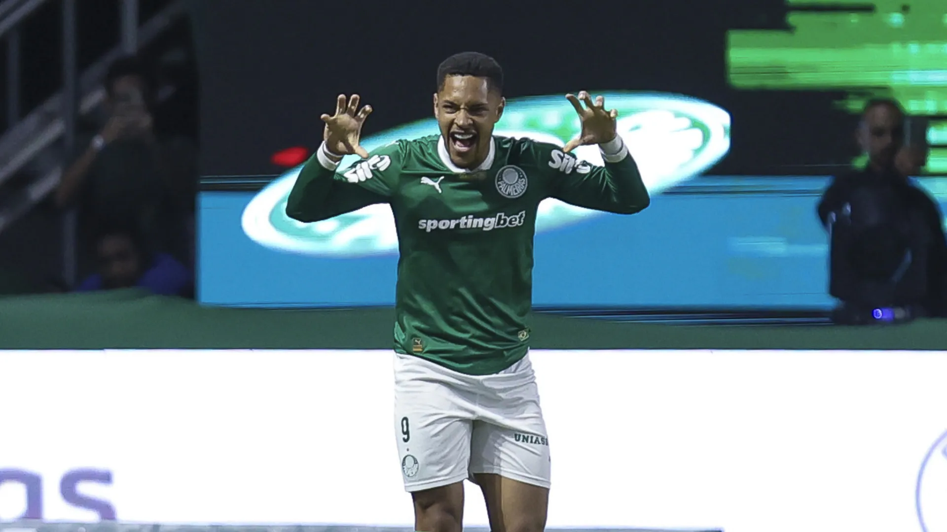 
                    'Atropelo' do Palmeiras deixa Abel Ferreira à frente de Leonardo Jardim
                