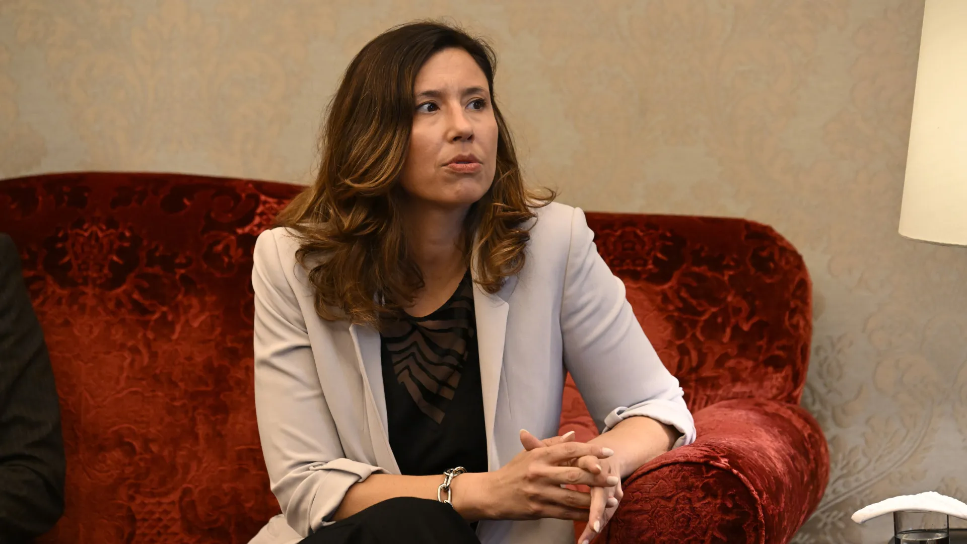 
                    PSD saúda Montenegro. IL acusa-o de tentar 