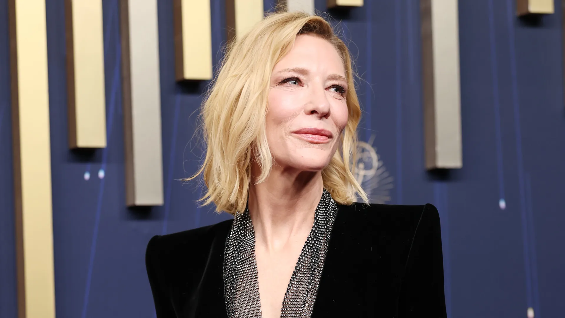 
                    O look de Cate Blanchett para estreia na 'red carpet' dos Emmy Awards
                