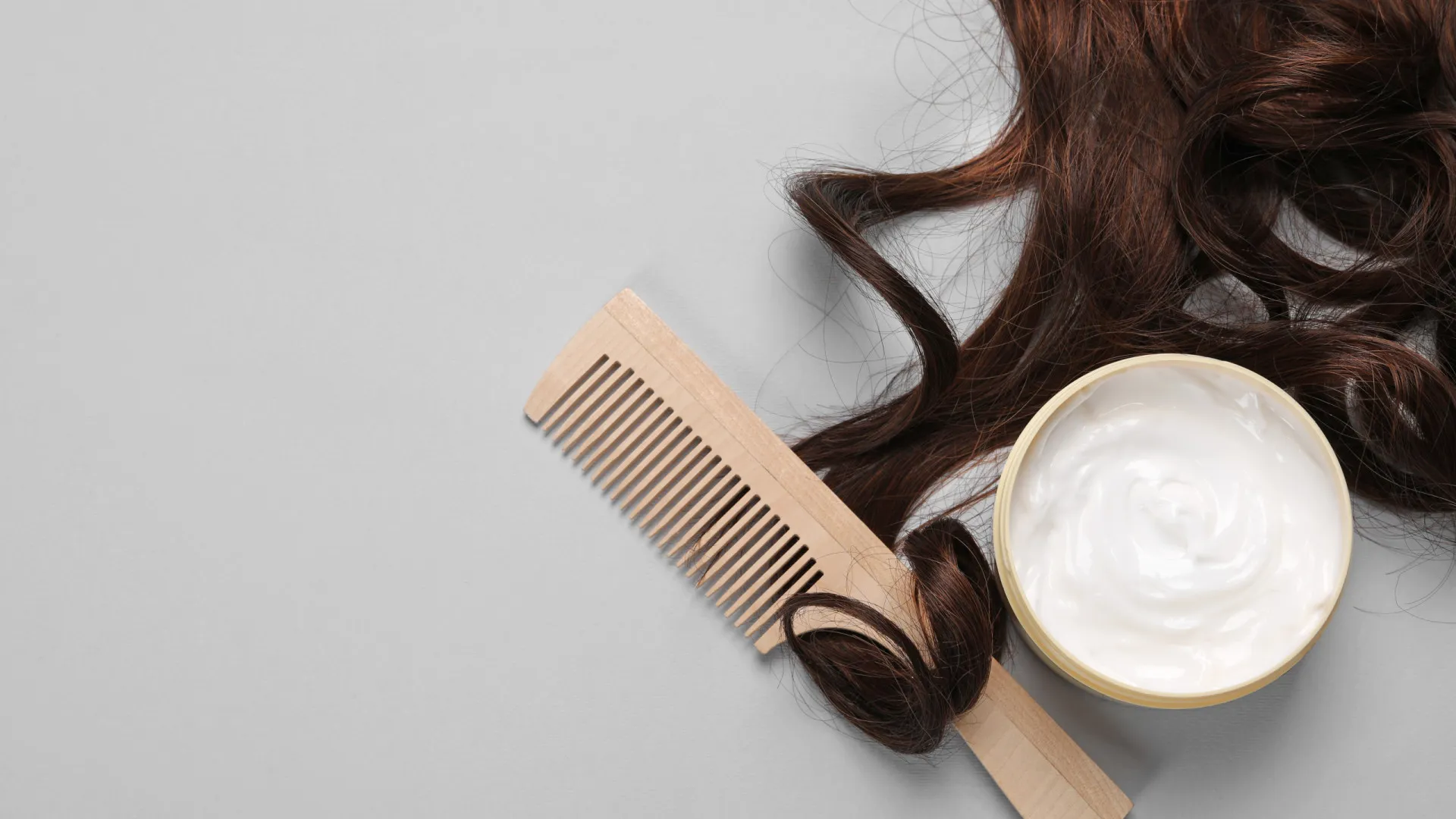 
                    Zara lança nova linha de cuidados de cabelo. Espreite todas as novidades
                