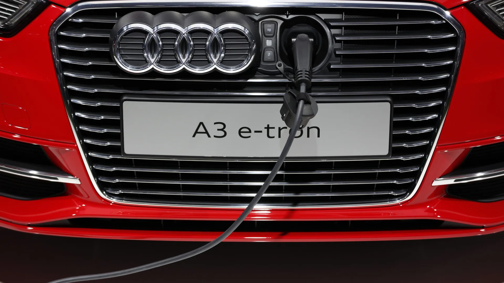 
                    CEO da Audi 'devoto' do carro elétrico: 