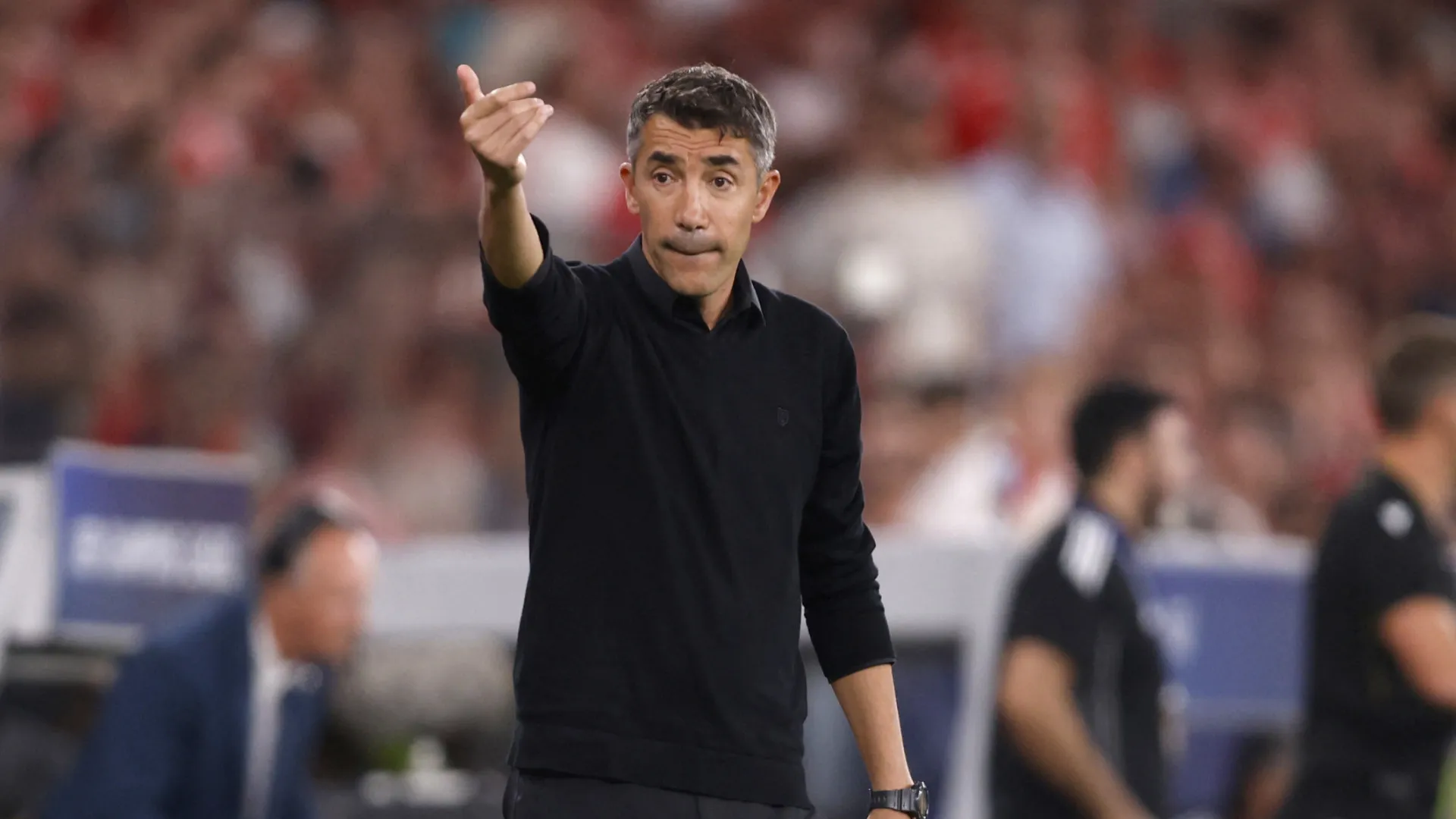 
                    Rui Costa anuncia despedimento de Bruno Lage do Benfica: 