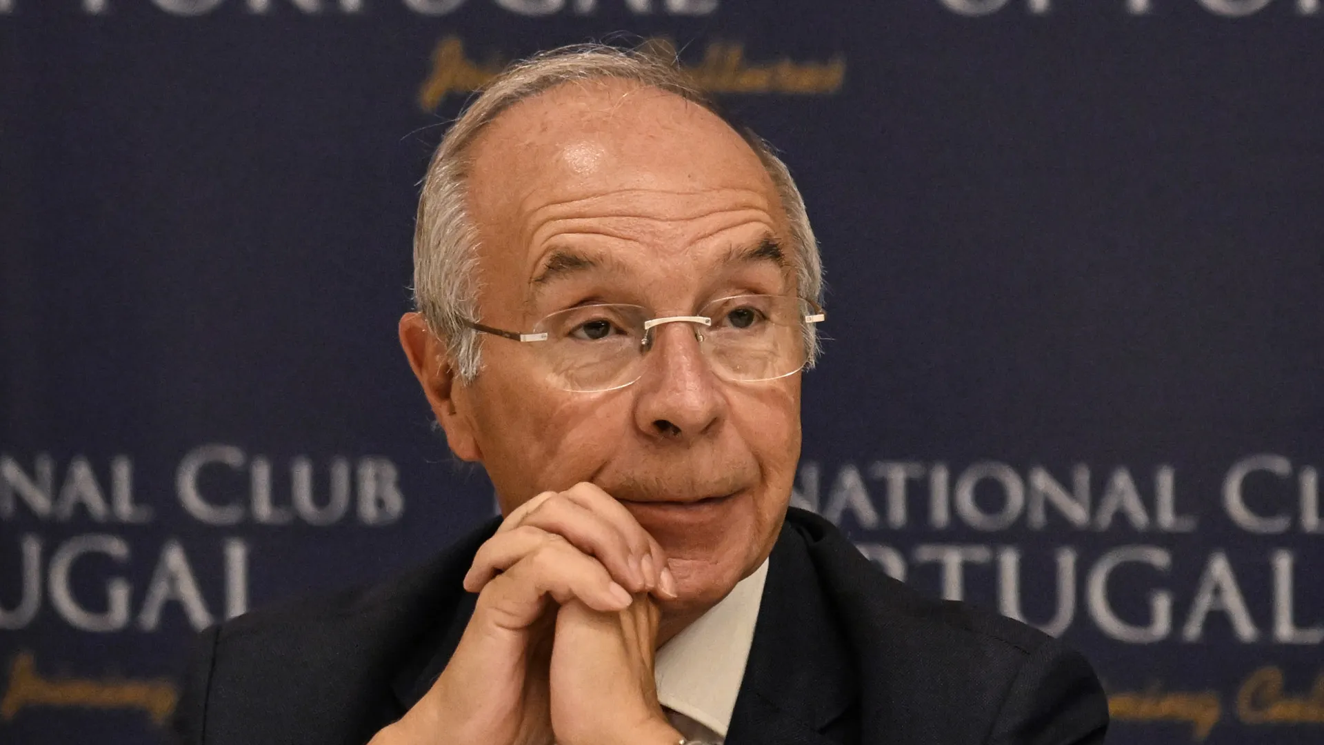 
                    OE? Marques Mendes destaca 