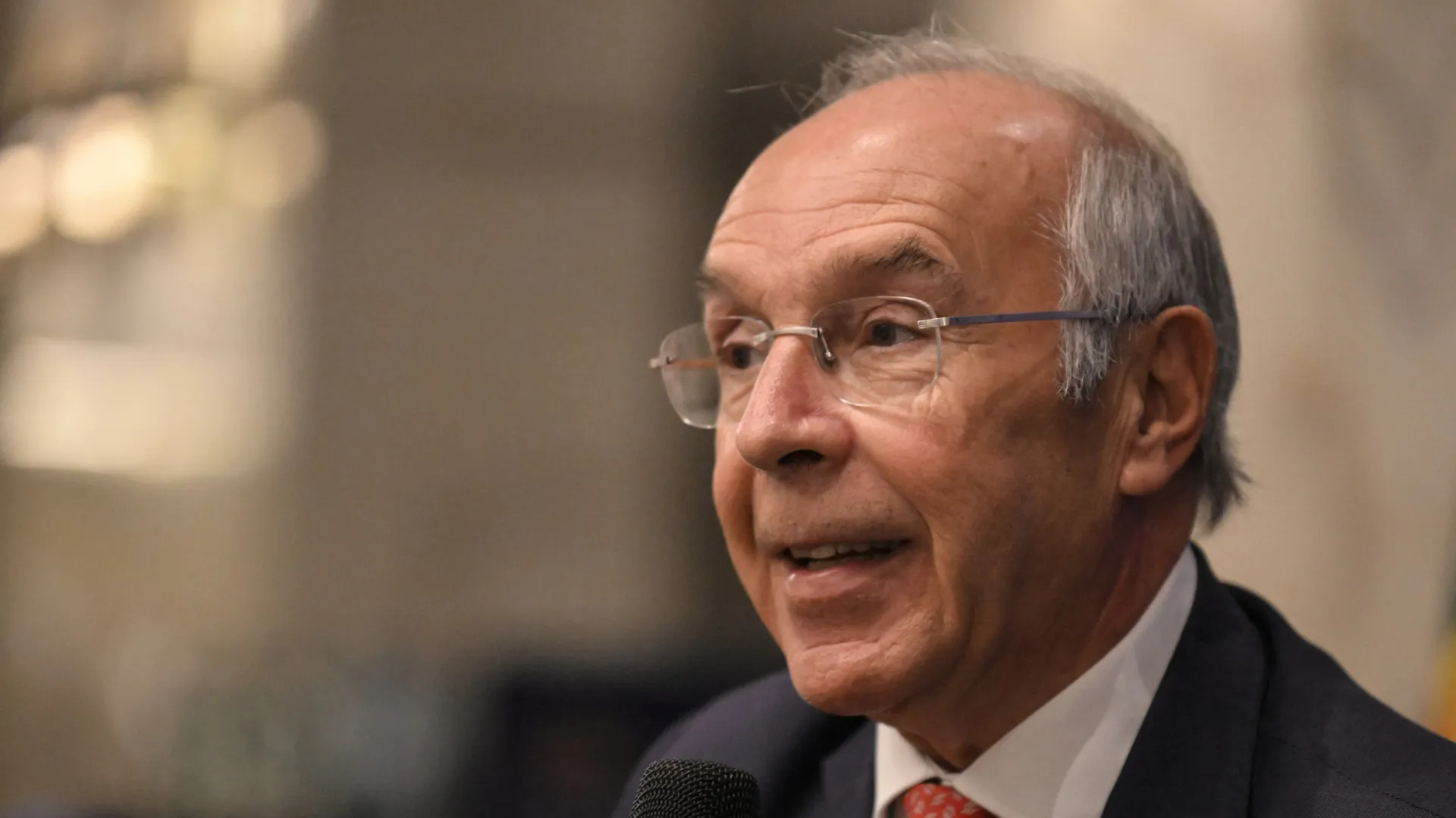 
                    Adesão à UE? Marques Mendes destaca papel de Mário Soares e Cavaco Silva
                