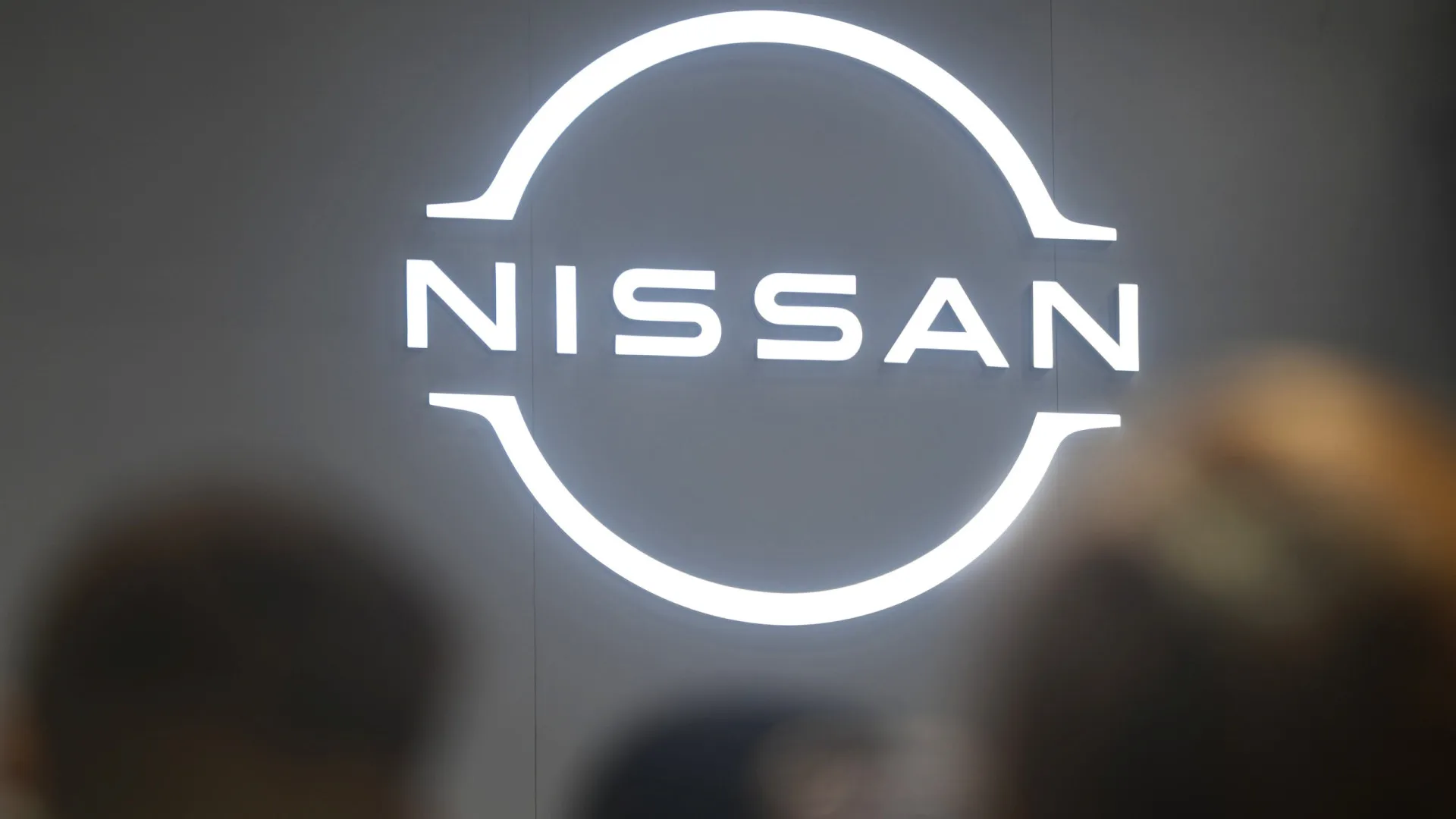 
                    Nissan 'corta' na produção do novo Leaf em mais de metade. Eis o motivo
                