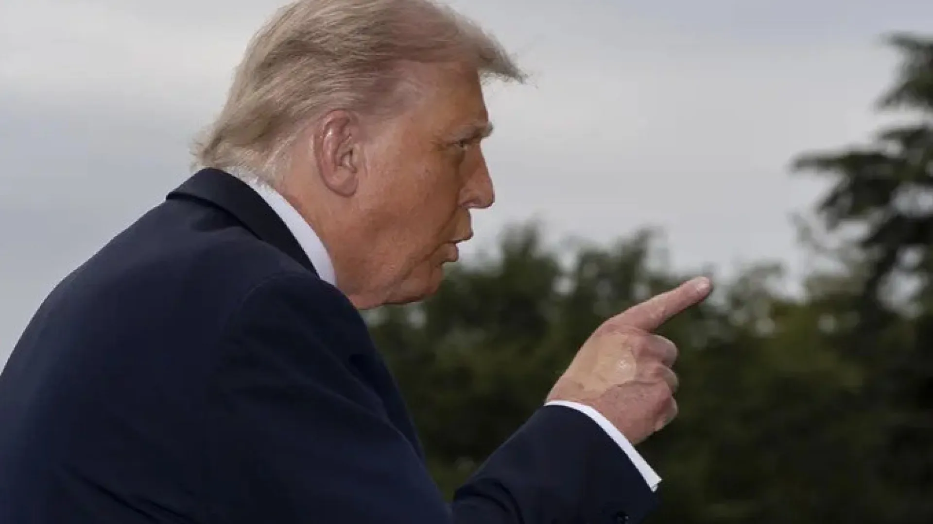 
                    Trump ameaça jornalista australiano: 