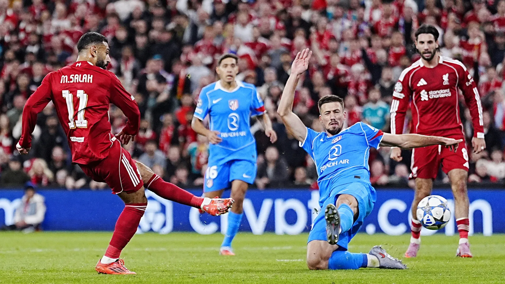 
                    Liverpool entra a 'matar' e Atlético acaba a 'desesperar'. Jota recordado
                