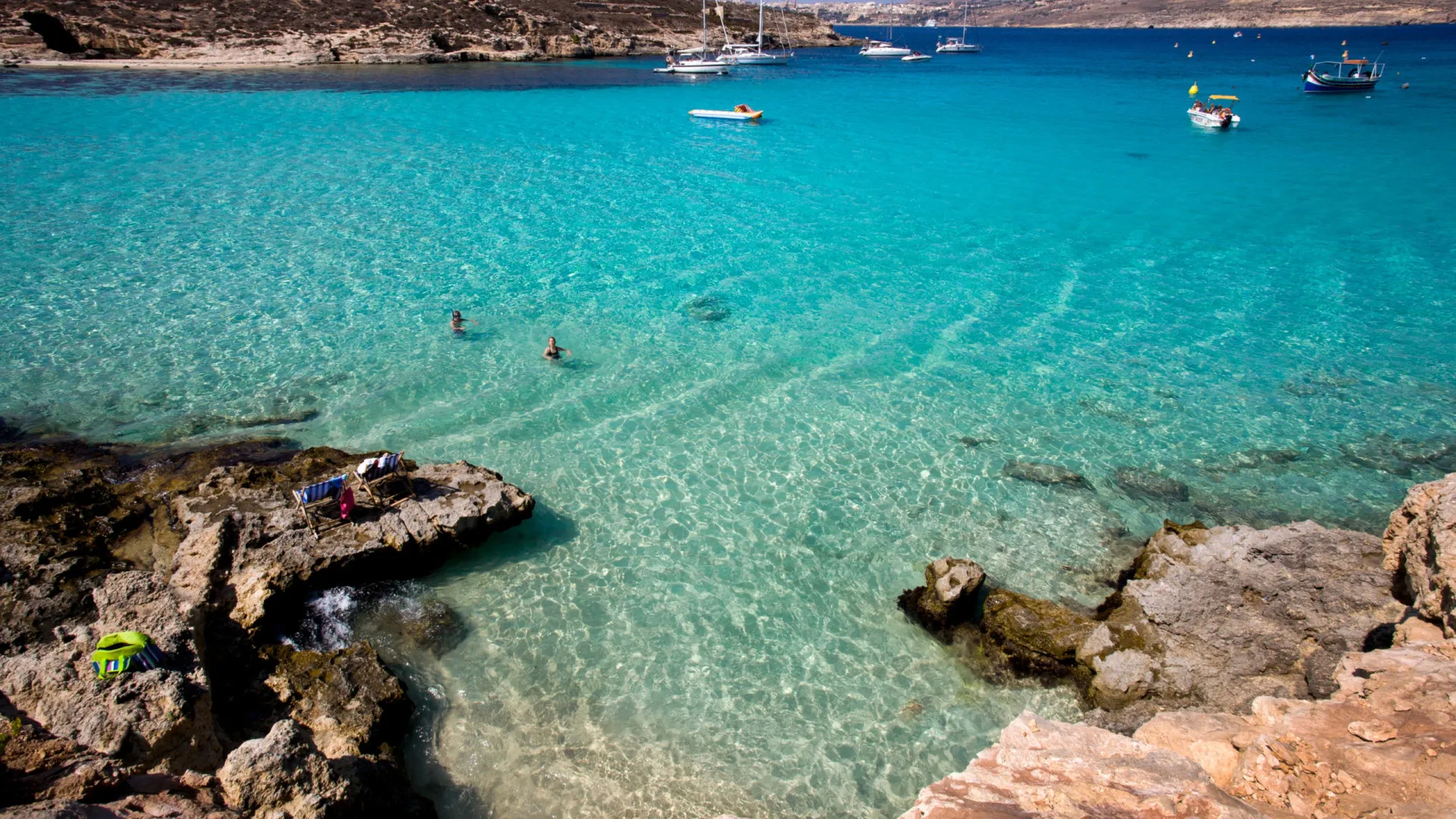 
                    Turista morre afogado na Lagoa Azul em Malta. É a 3.ª vítima só este ano
                