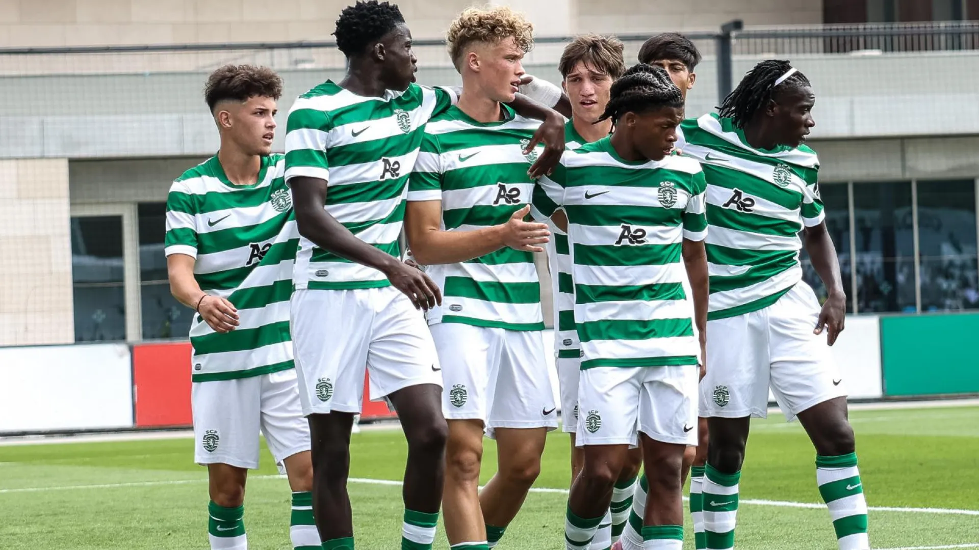 
                    Sporting sofre mas arranca UEFA Youth League com triunfo ante Kairat 
                