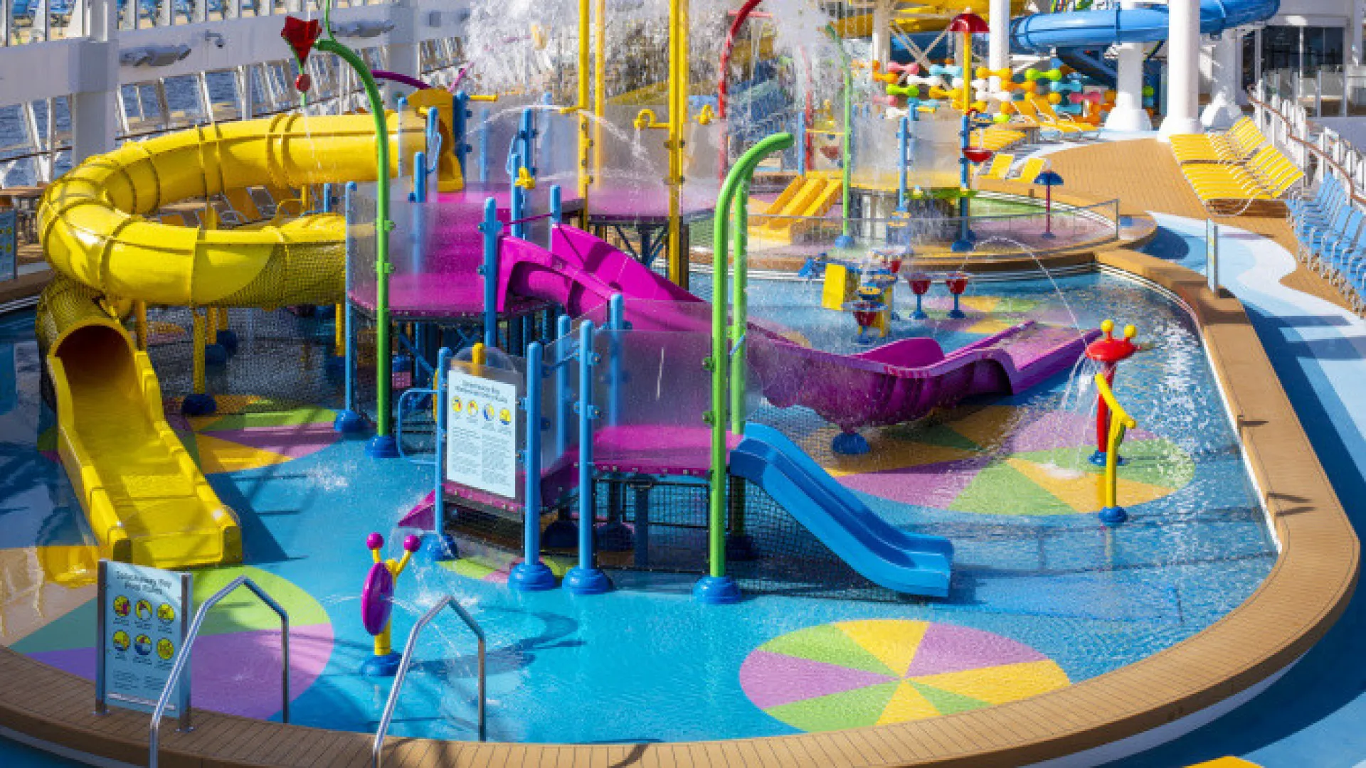 
                    Discussão em piscina infantil gera altercação e obriga cruzeiro a voltar
                