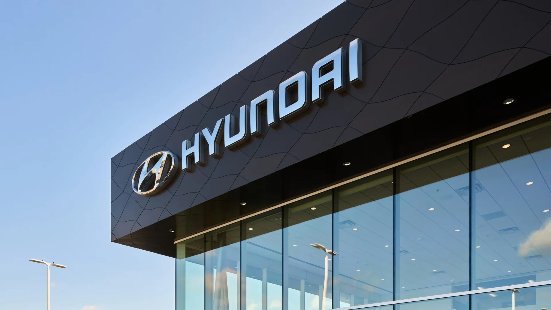 
                    Hyundai quer encurtar tempo de carregamento de elétricos em 15% até 2027
                