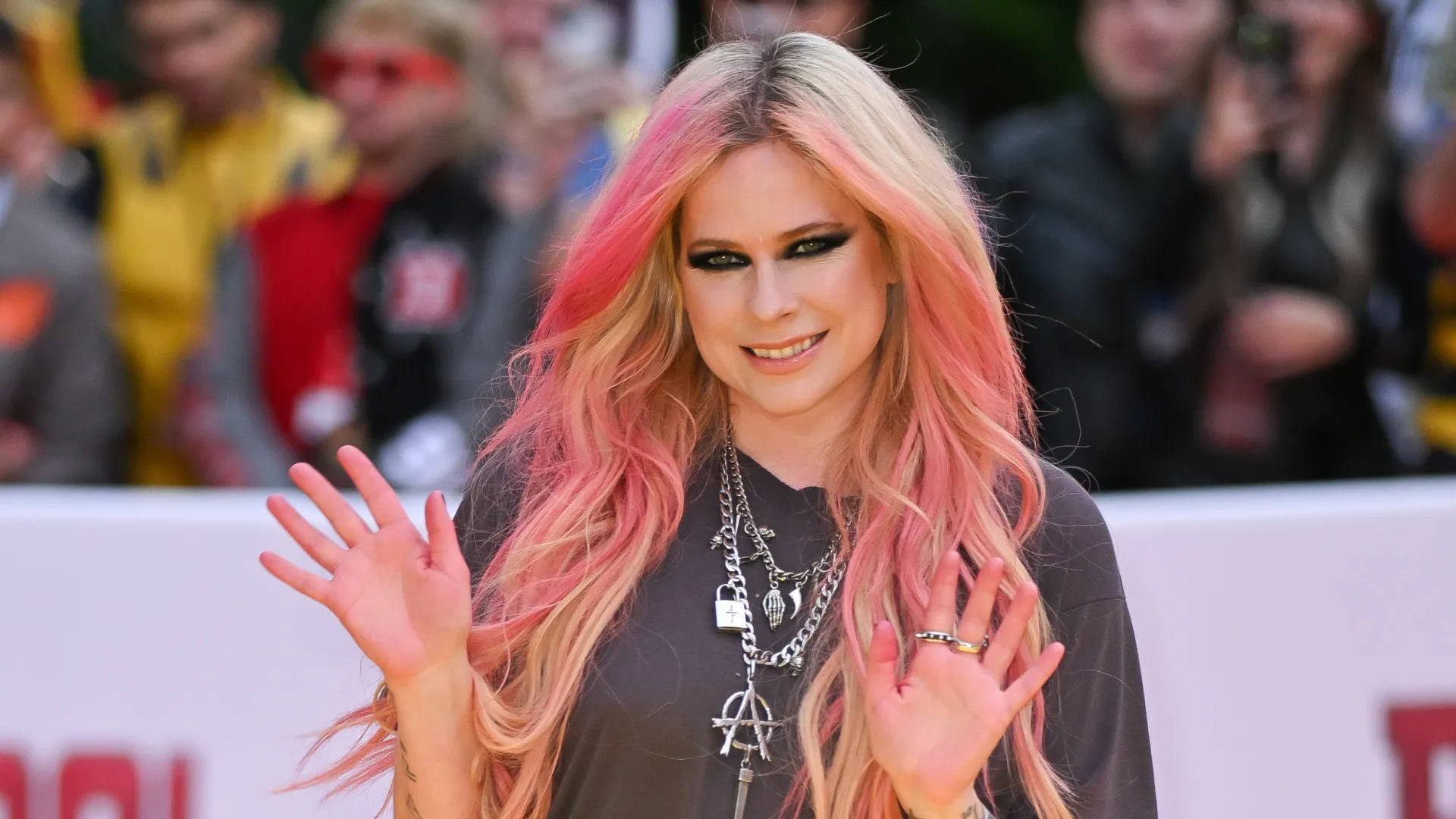 Parabéns, Avril Lavigne! 16 factos sobre a cantora que (talvez) não saiba