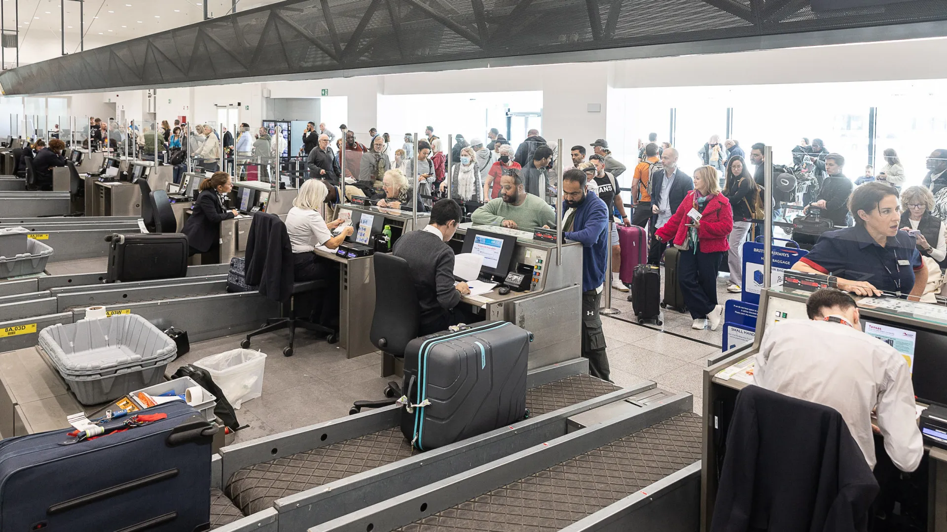 Aeroporto de Bruxelas encerrado após avistamento de drone