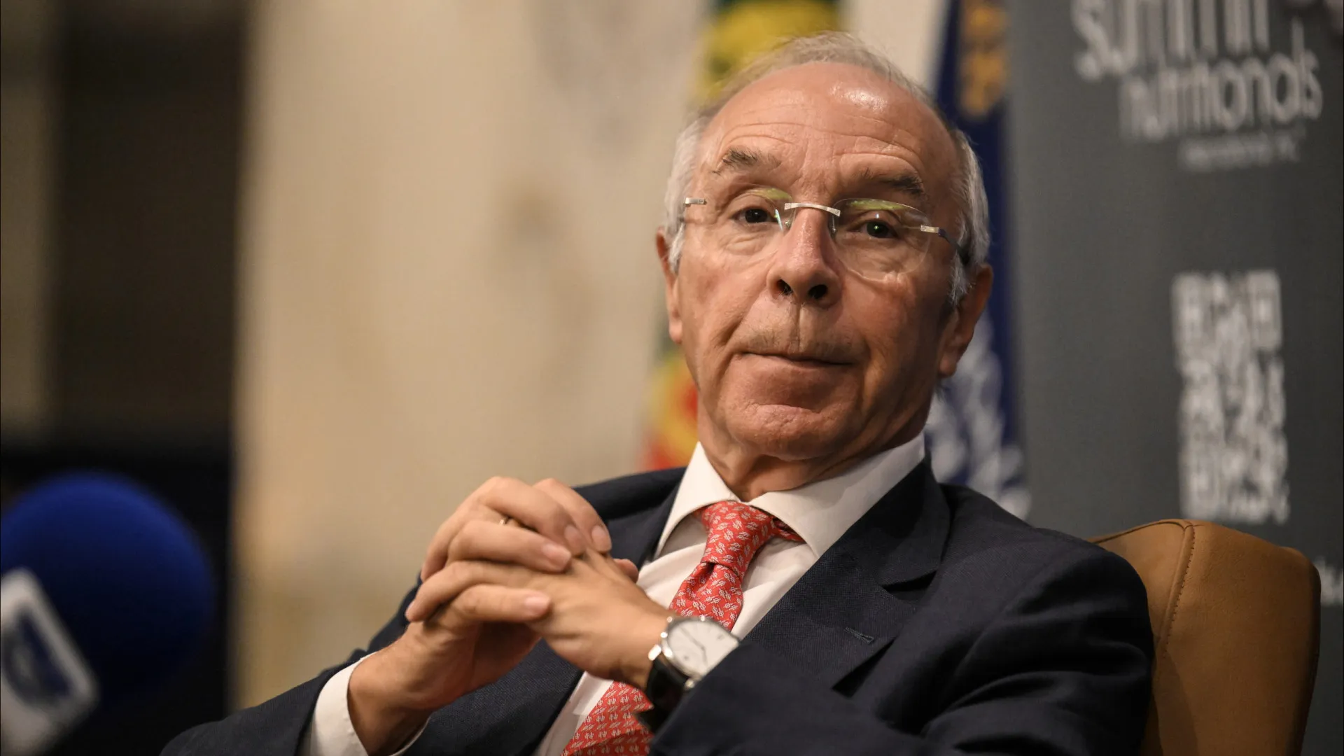 
                    PGR não abre inquérito a Mendes após denúncia anónima por falta de indícios
                