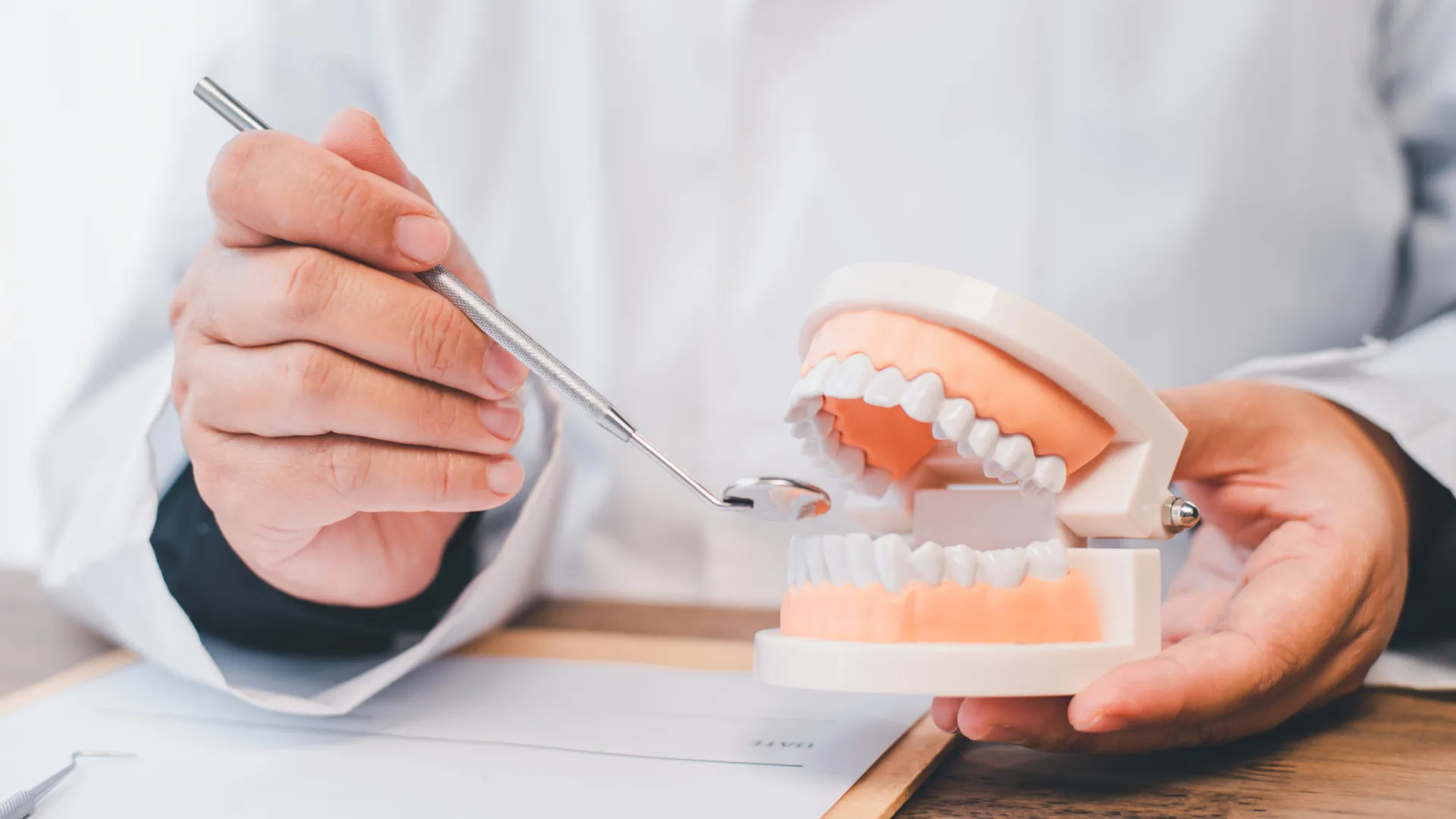 
                    Detido anestesista que atendeu menina que morreu após ida ao dentista
                