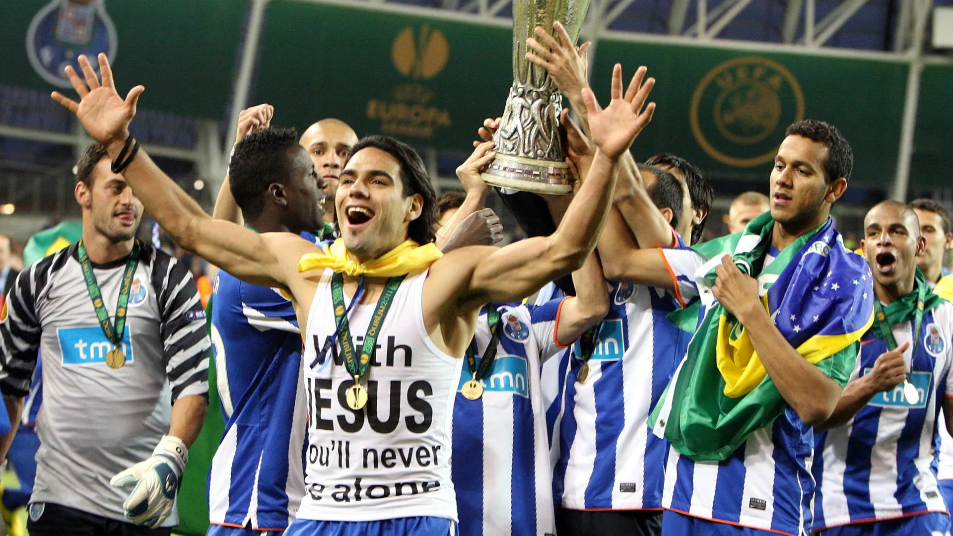 Lembra-se da equipa do FC Porto que conquistou a Liga Europa em 2011?